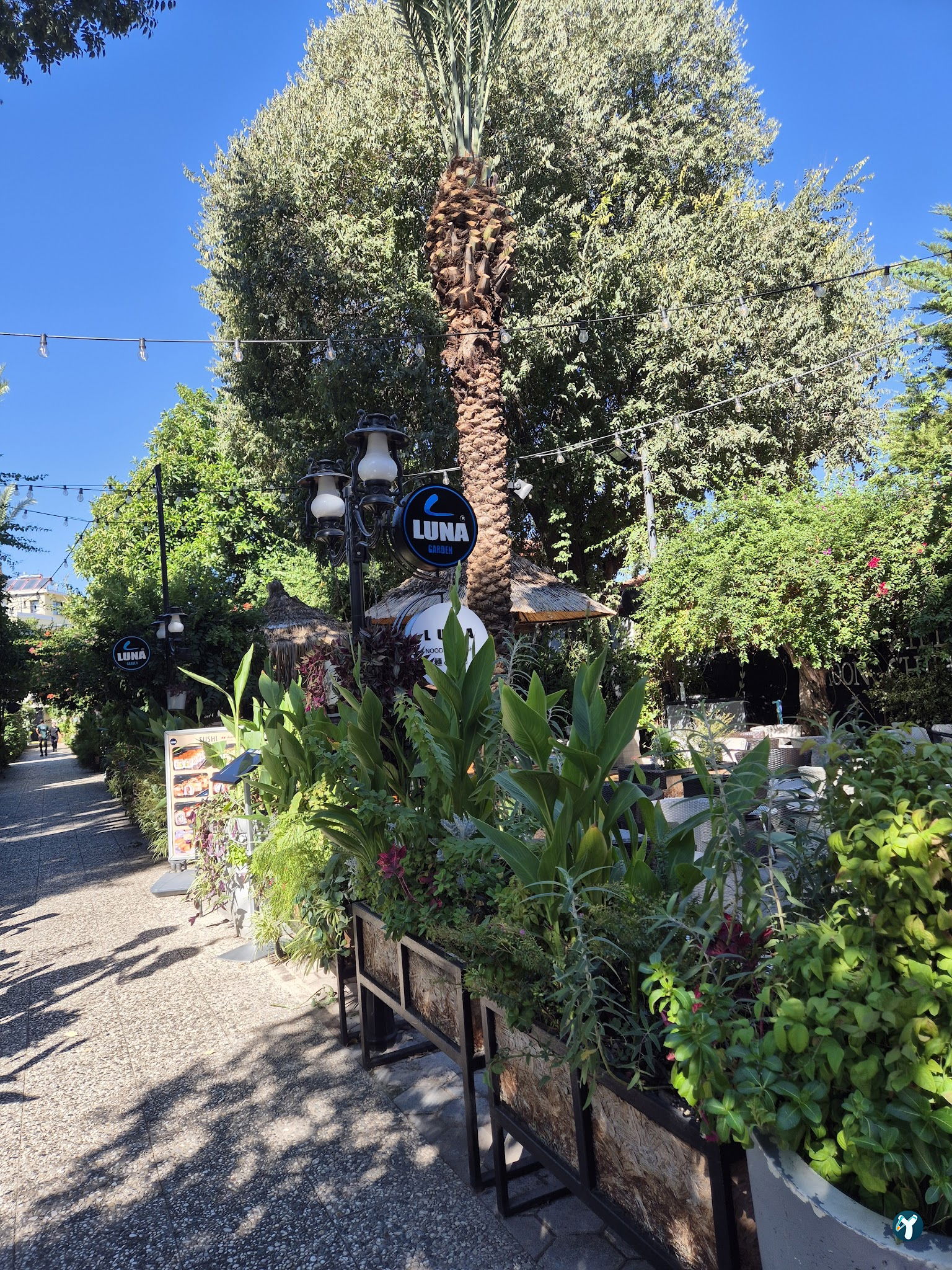Luna Garden