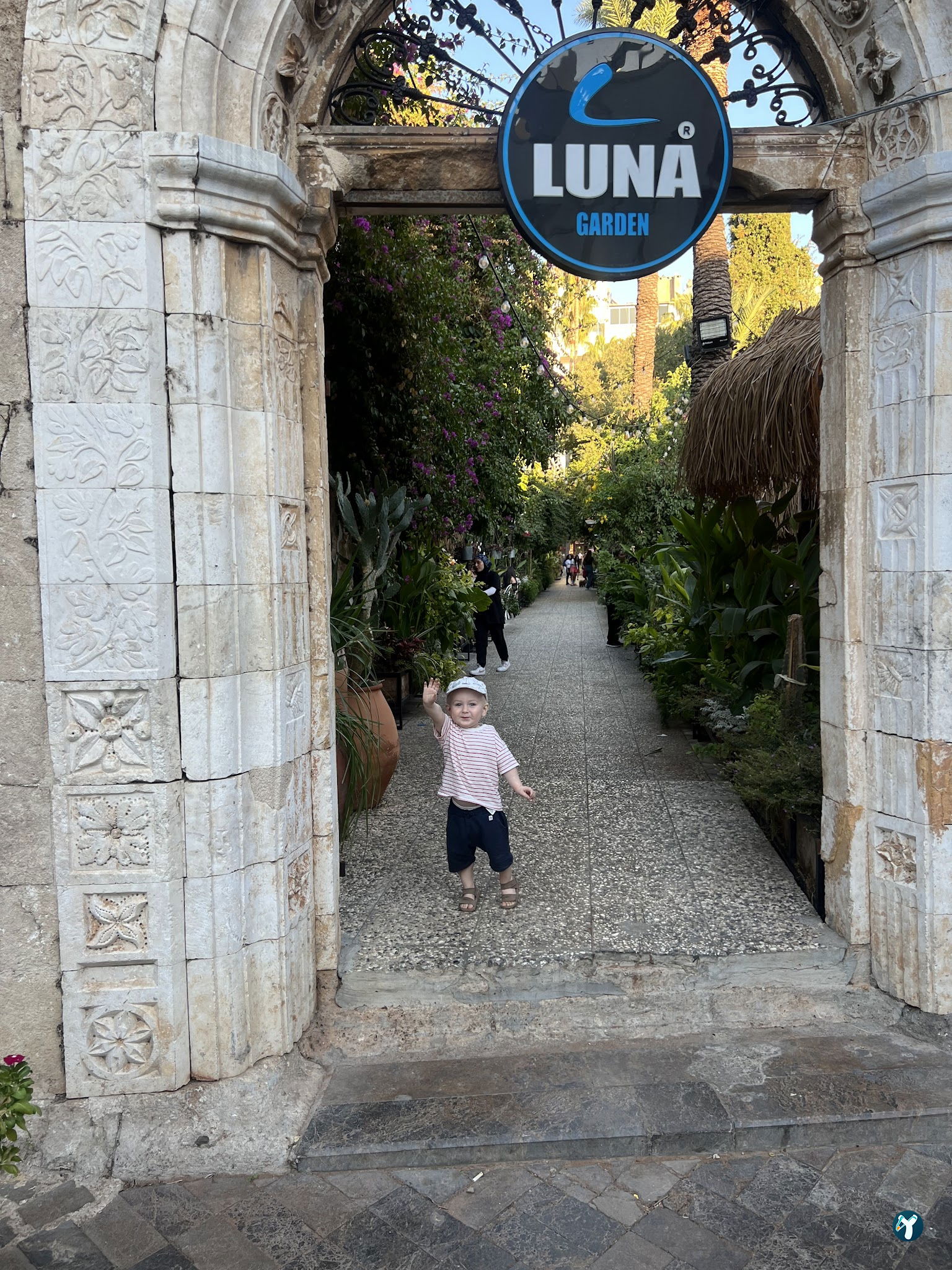 Luna Garden