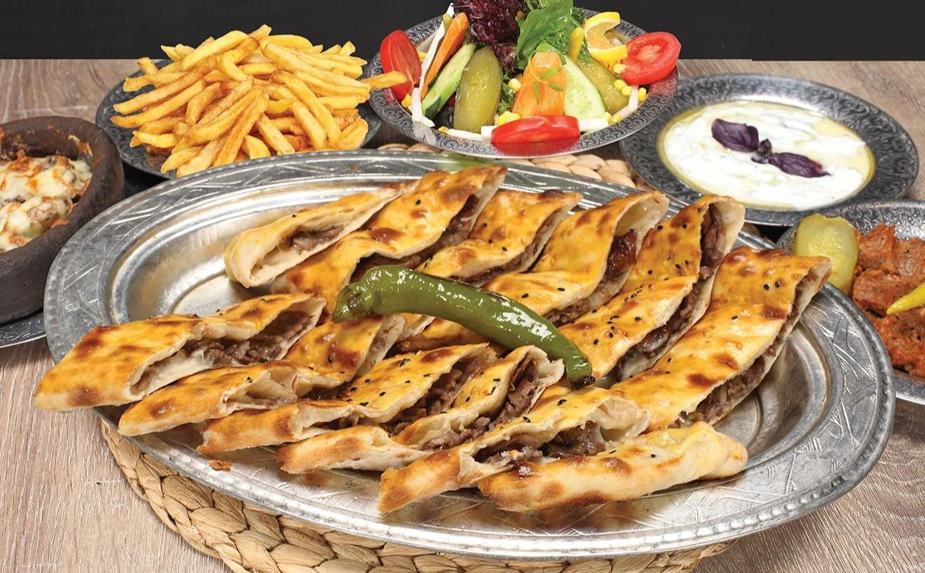 Kapalı Et Dönerli Pide