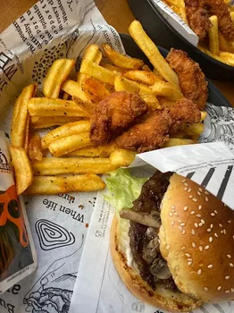 Ohannes Burger Konyaaltı resimleri