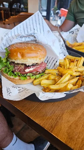 Ohannes Burger Konyaaltı