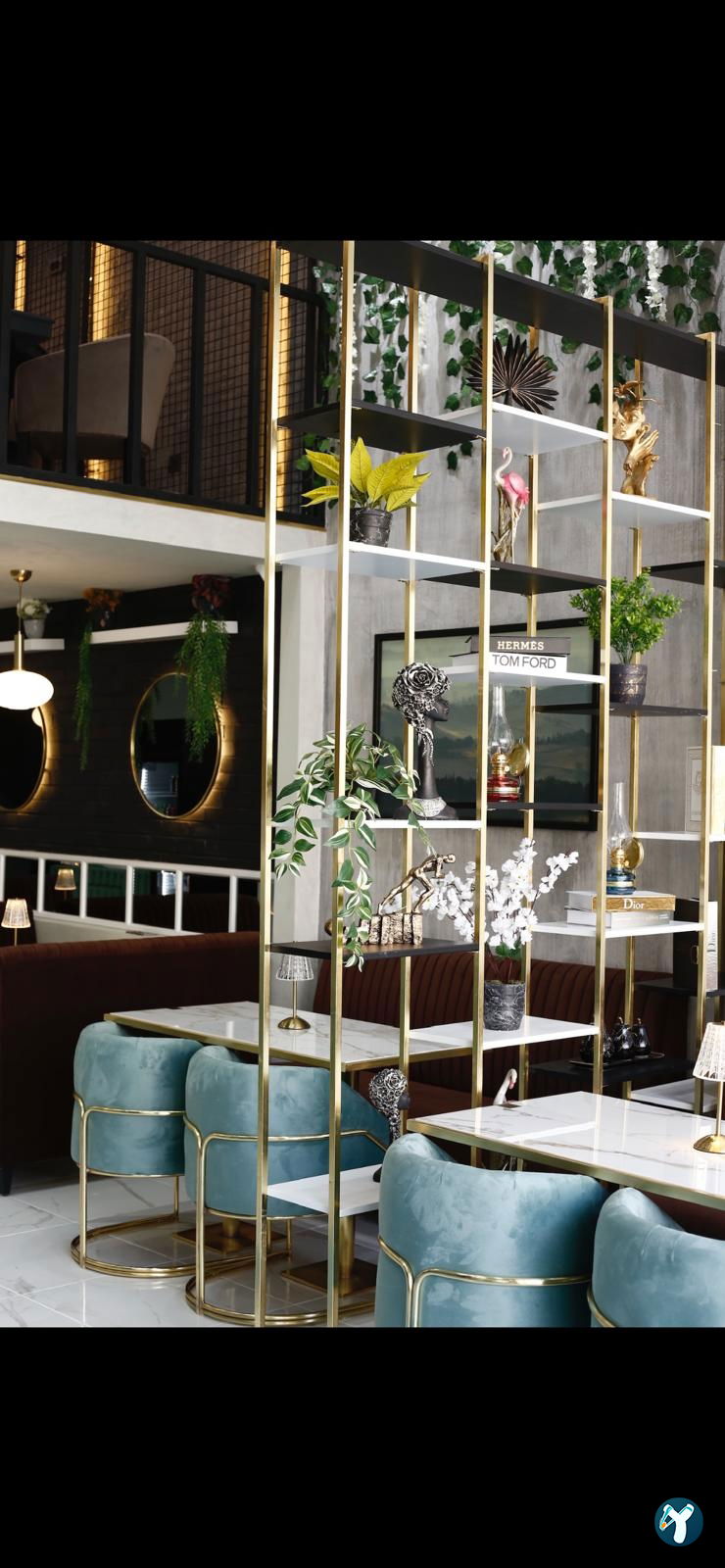 Perla Cafe Restaurant