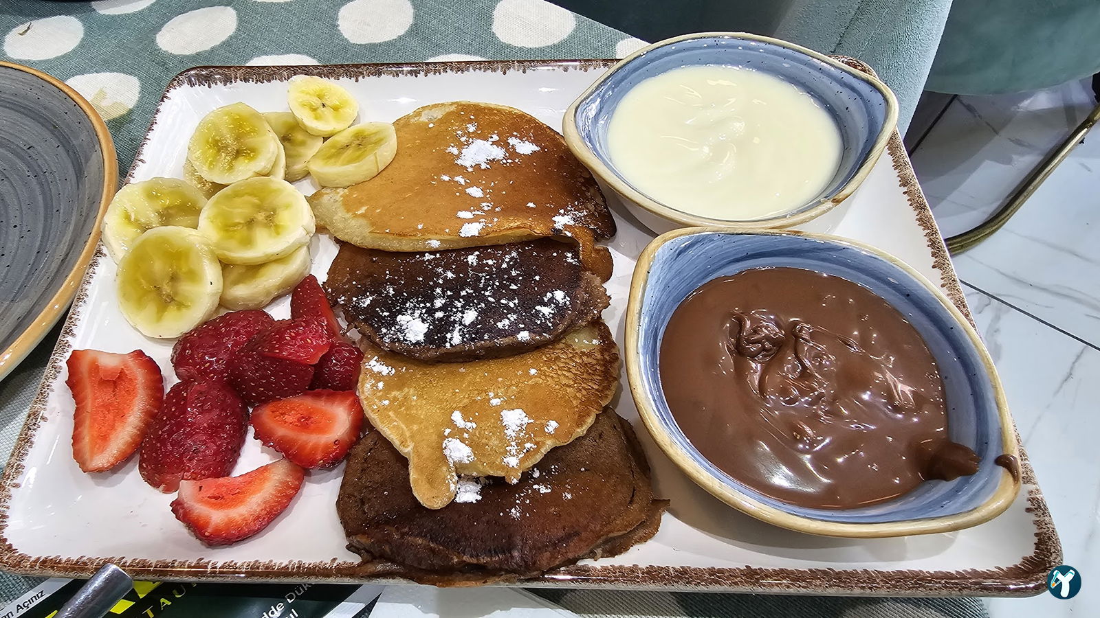Perla Cafe Restaurant