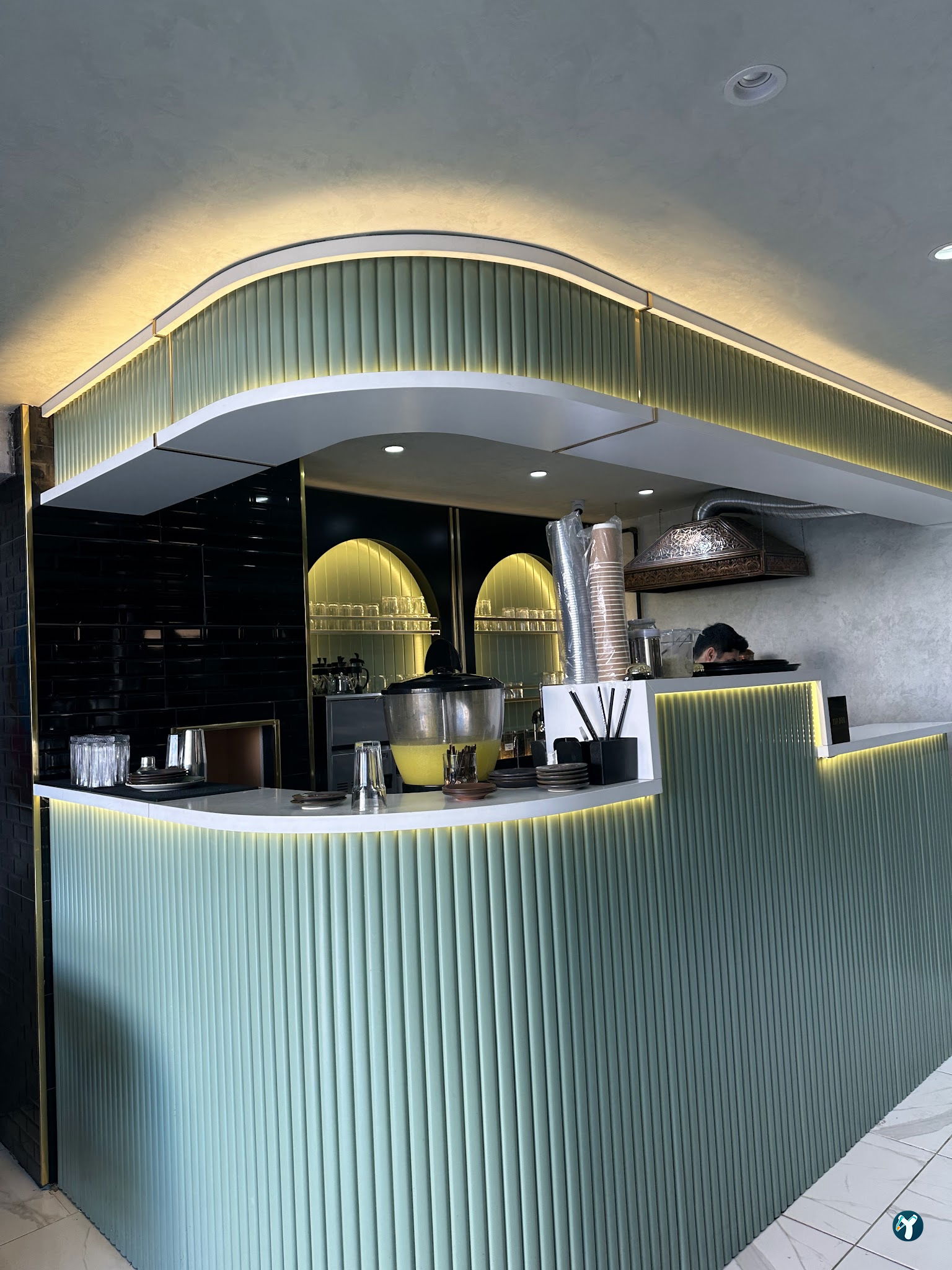 Perla Cafe Restaurant