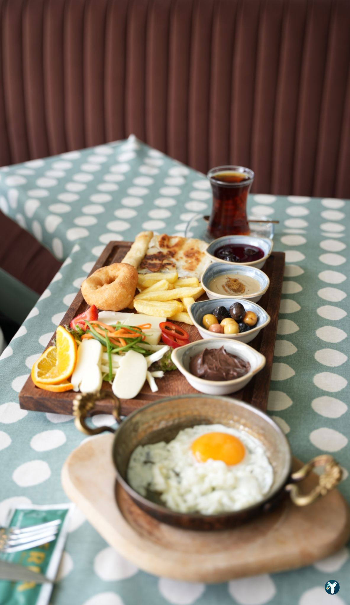 Perla Cafe Restaurant