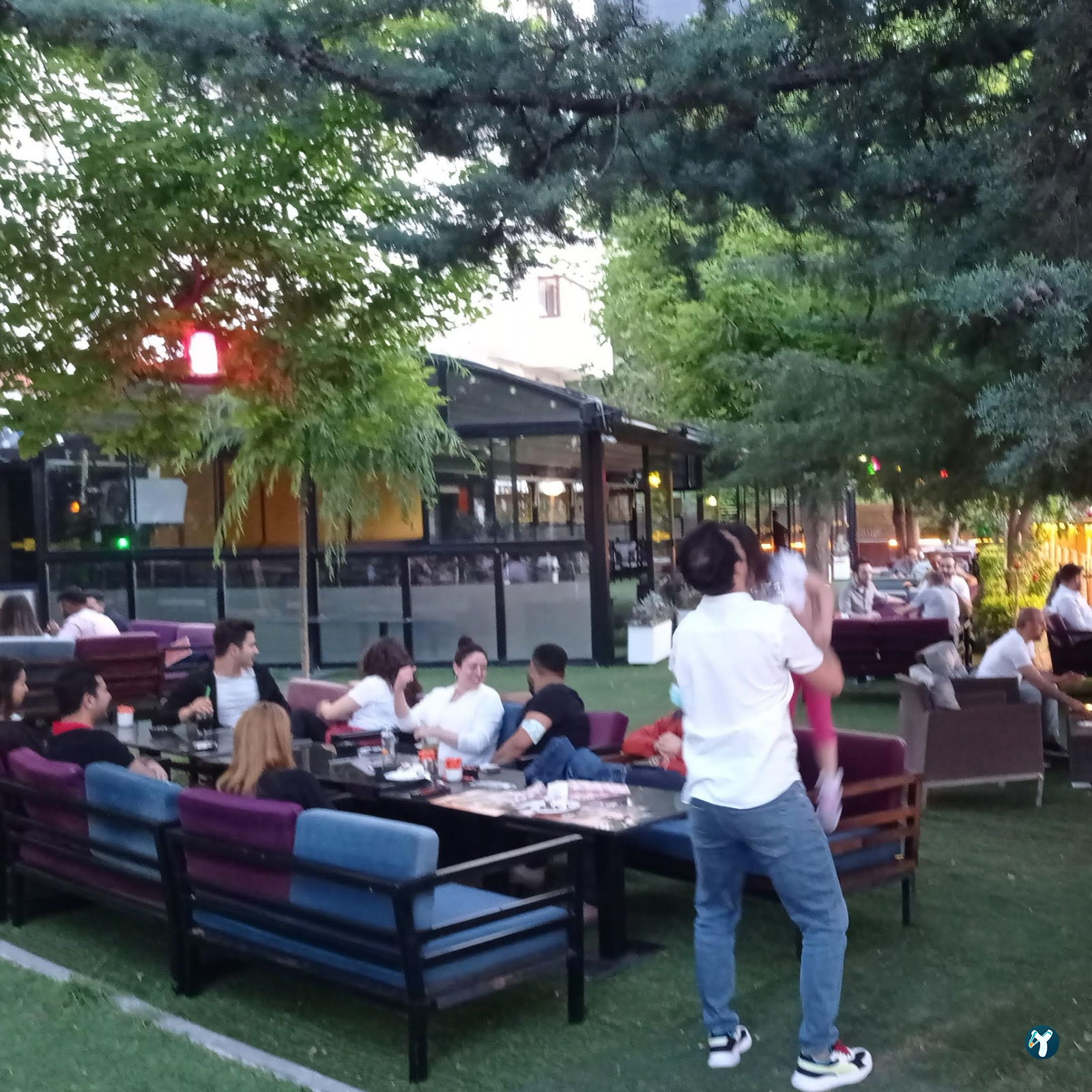 Shisha Cafe & Bistro