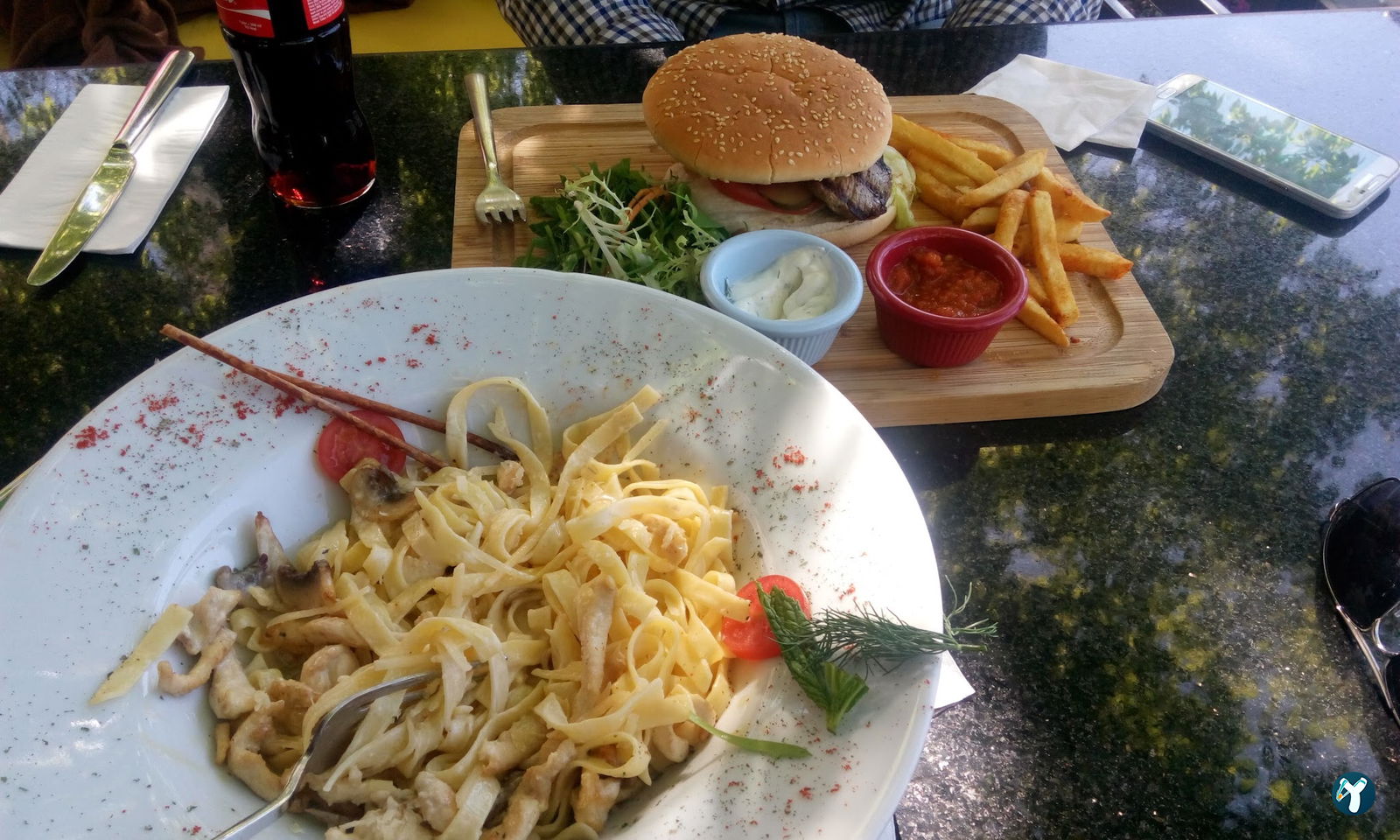 Shisha Cafe & Bistro
