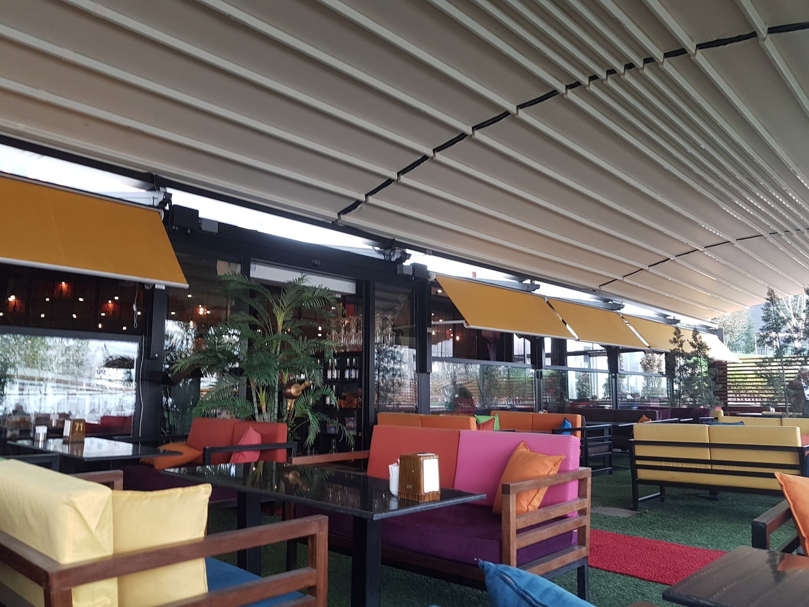 Shisha Cafe & Bistro