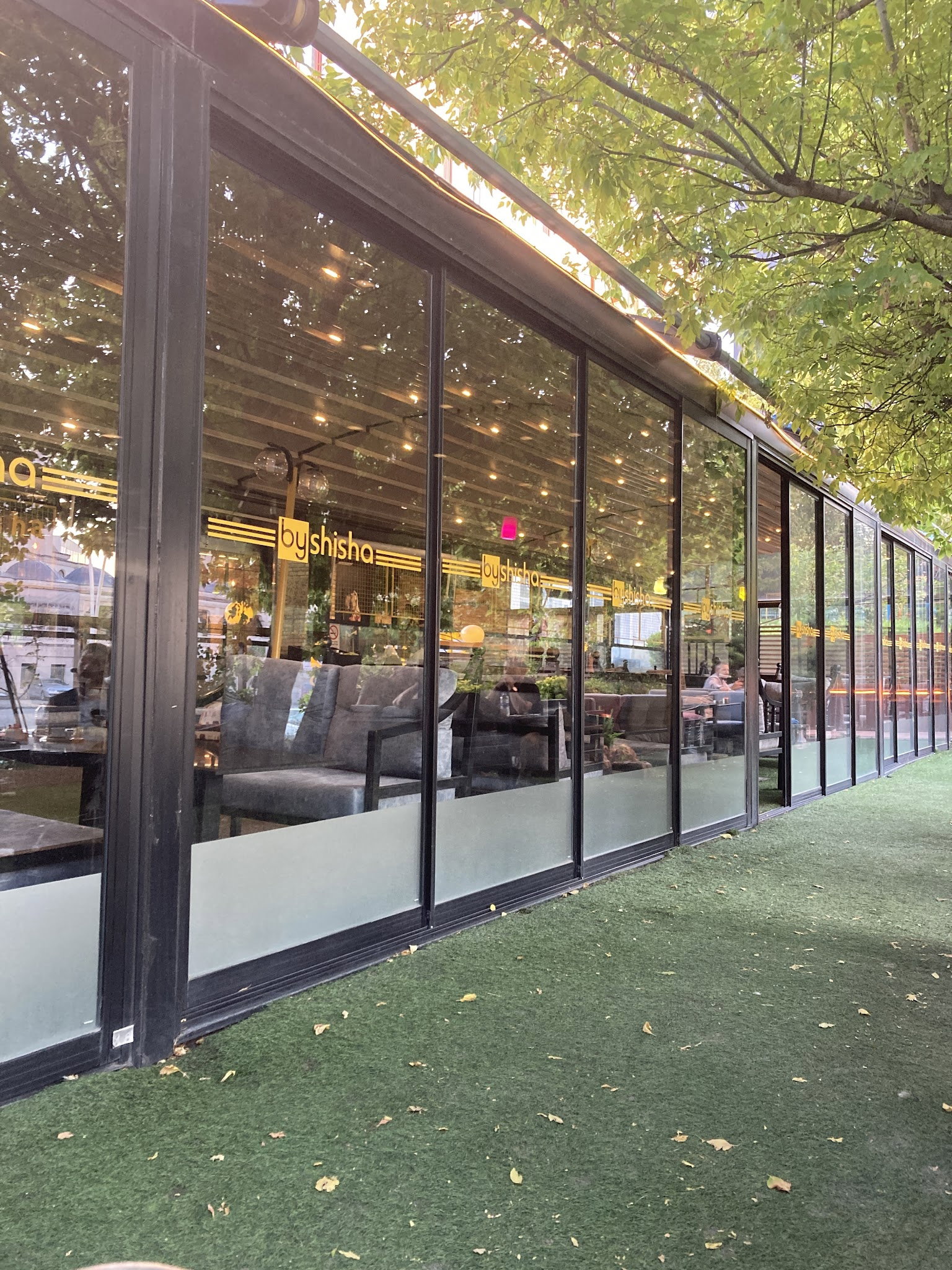 Shisha Cafe & Bistro