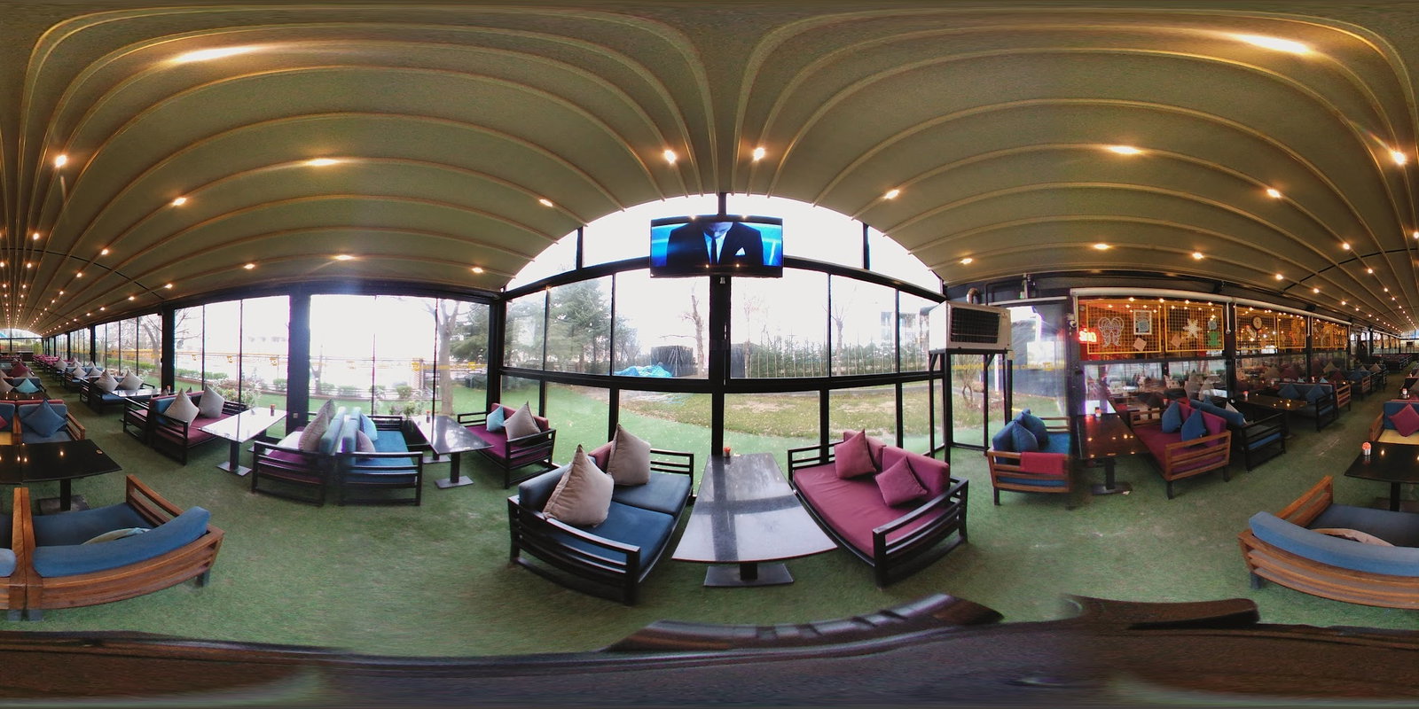 Shisha Cafe & Bistro