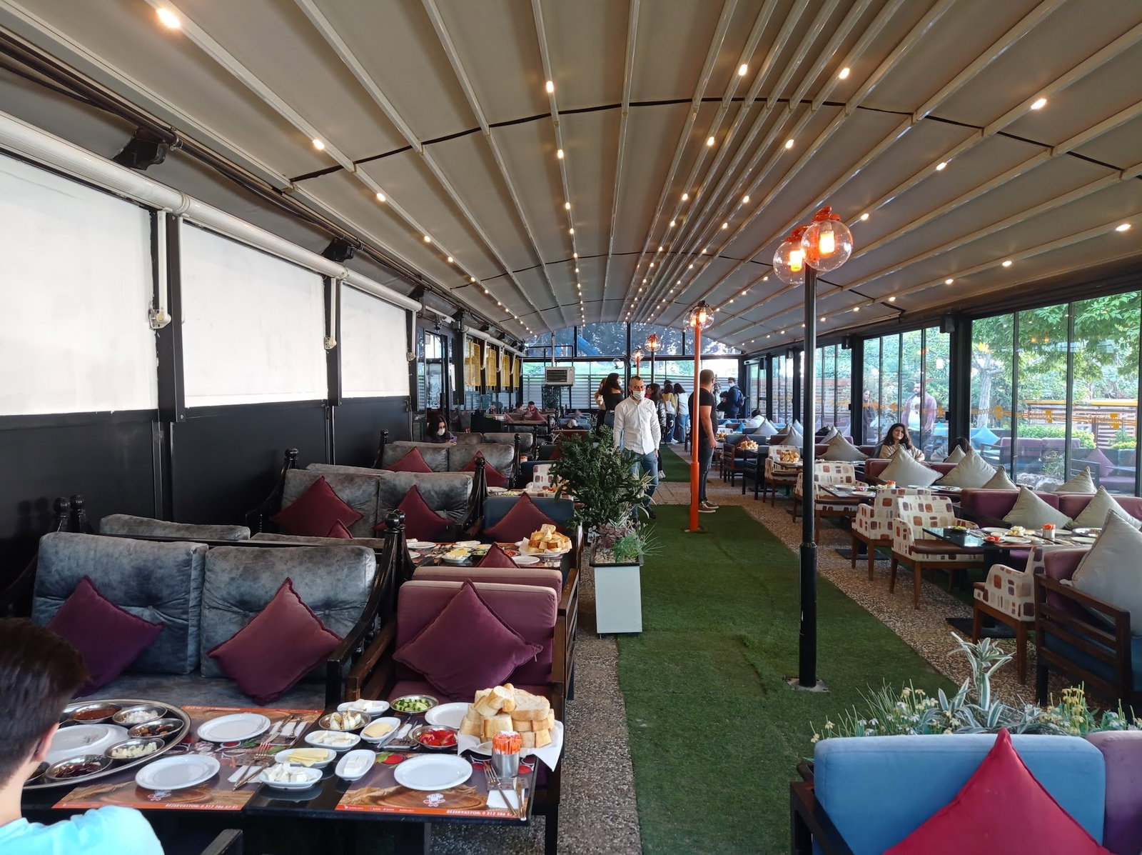 Shisha Cafe & Bistro