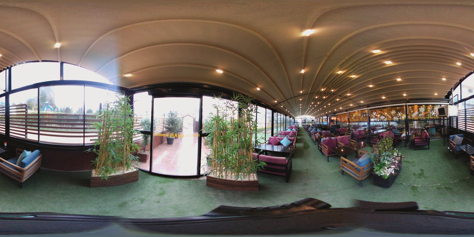 Shisha Cafe & Bistro