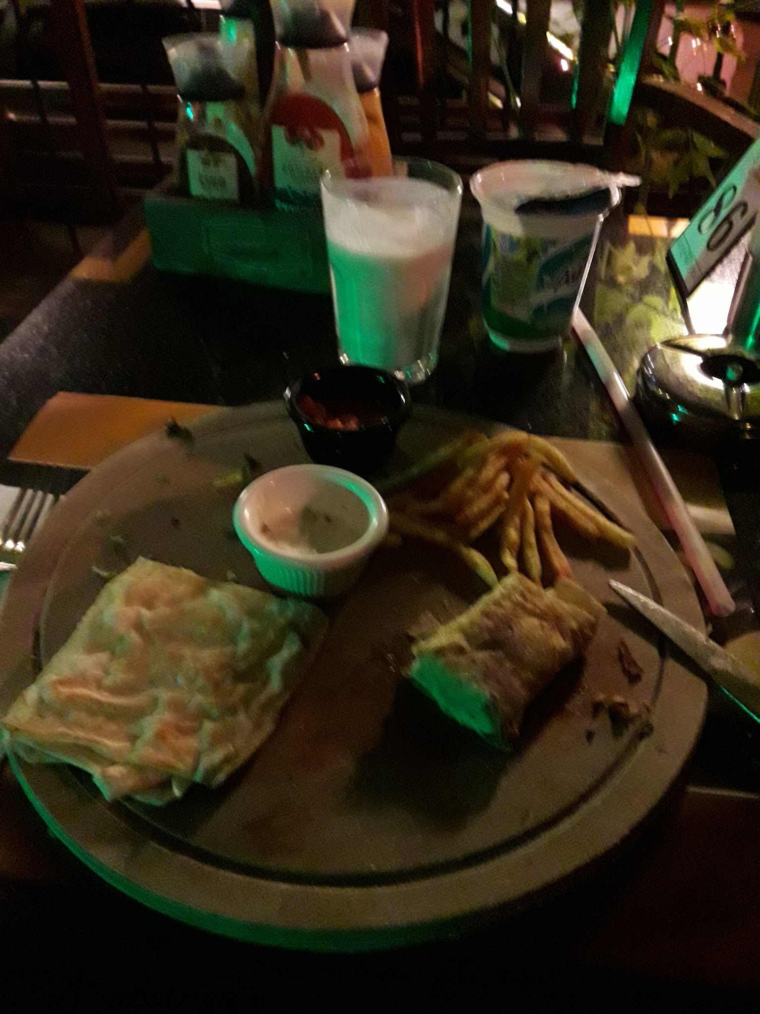 Shisha Cafe & Bistro