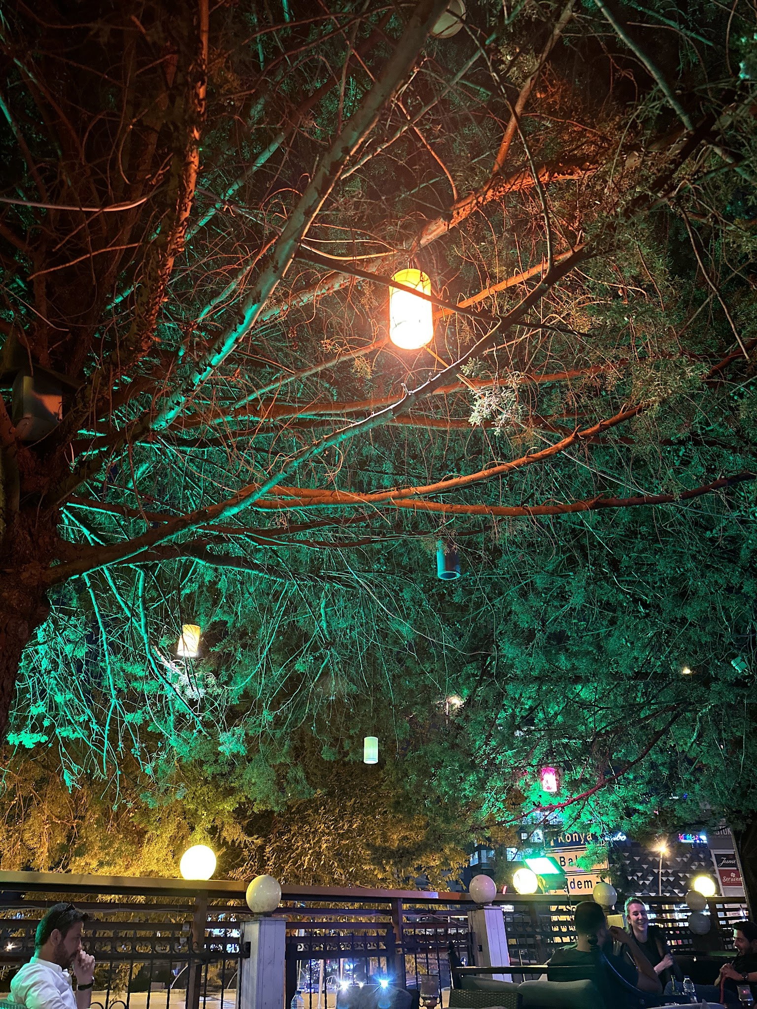 Shisha Cafe & Bistro