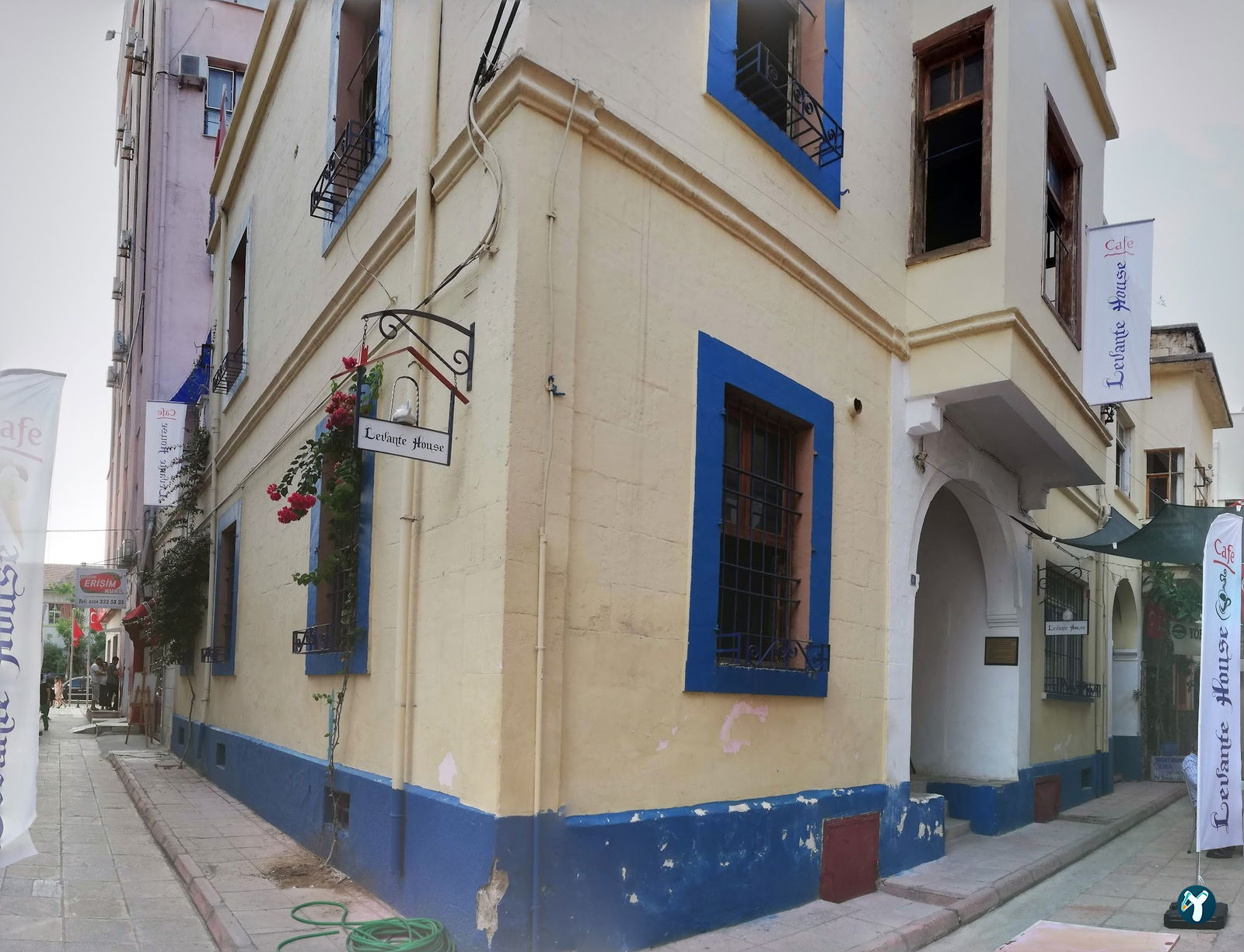 Levante House