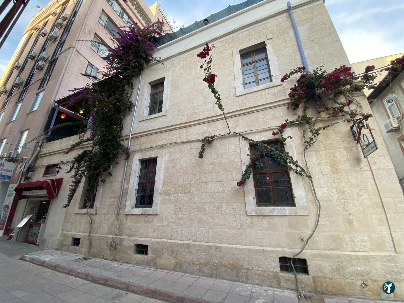 Levante House