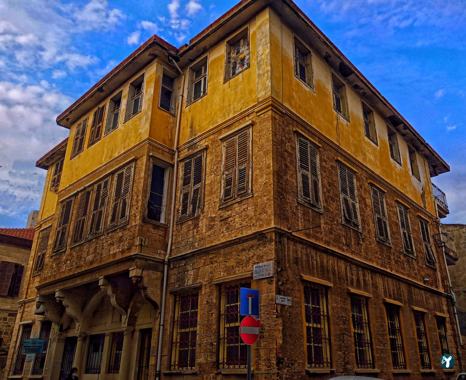 Levante House