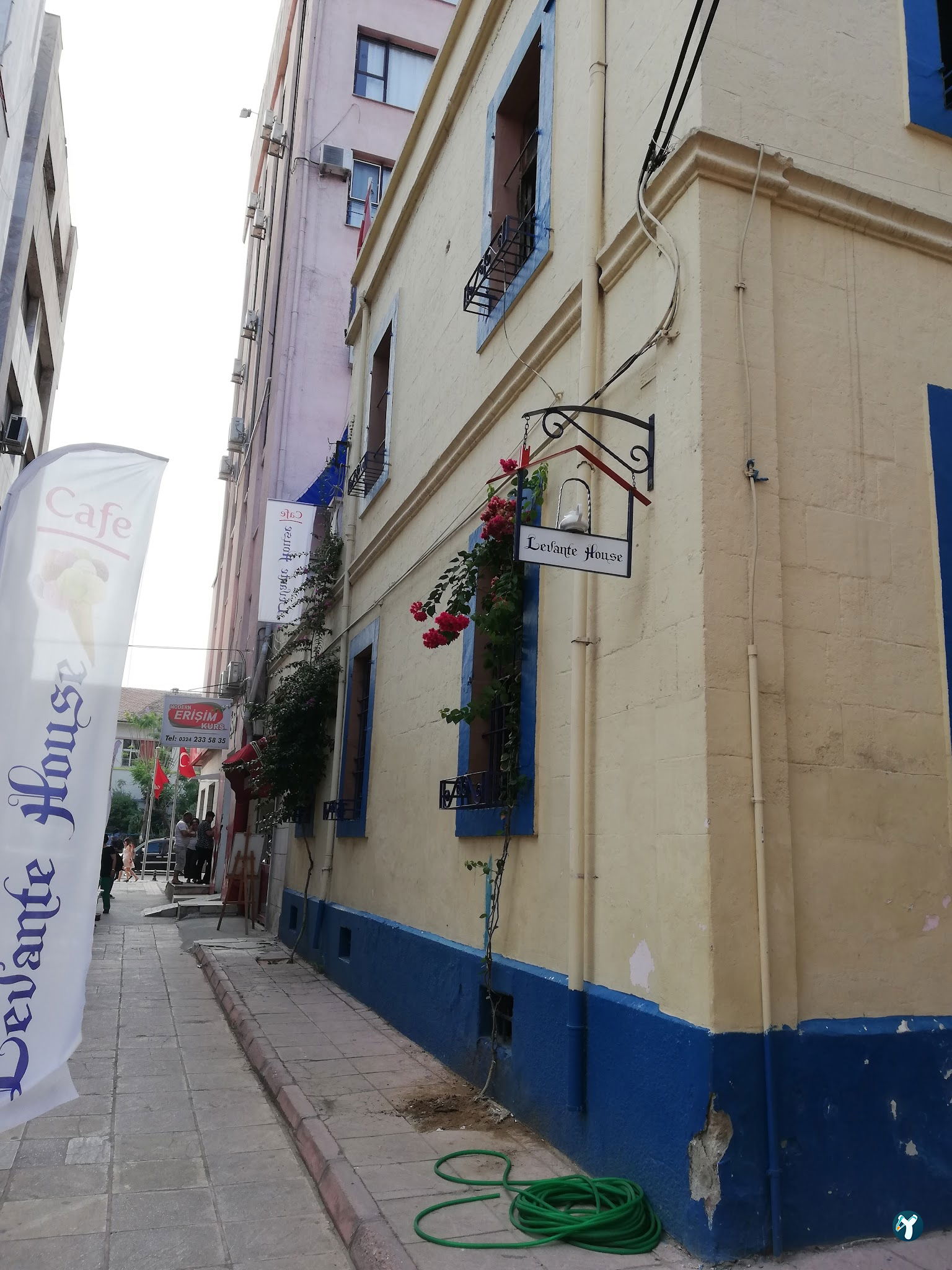 Levante House
