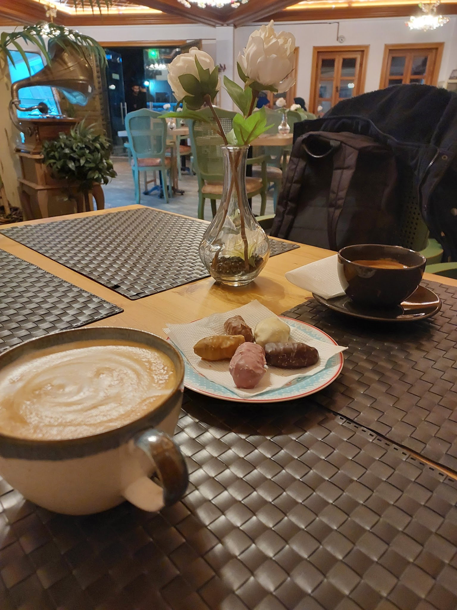 Yeşi̇l Nfk Kafe&Hurma