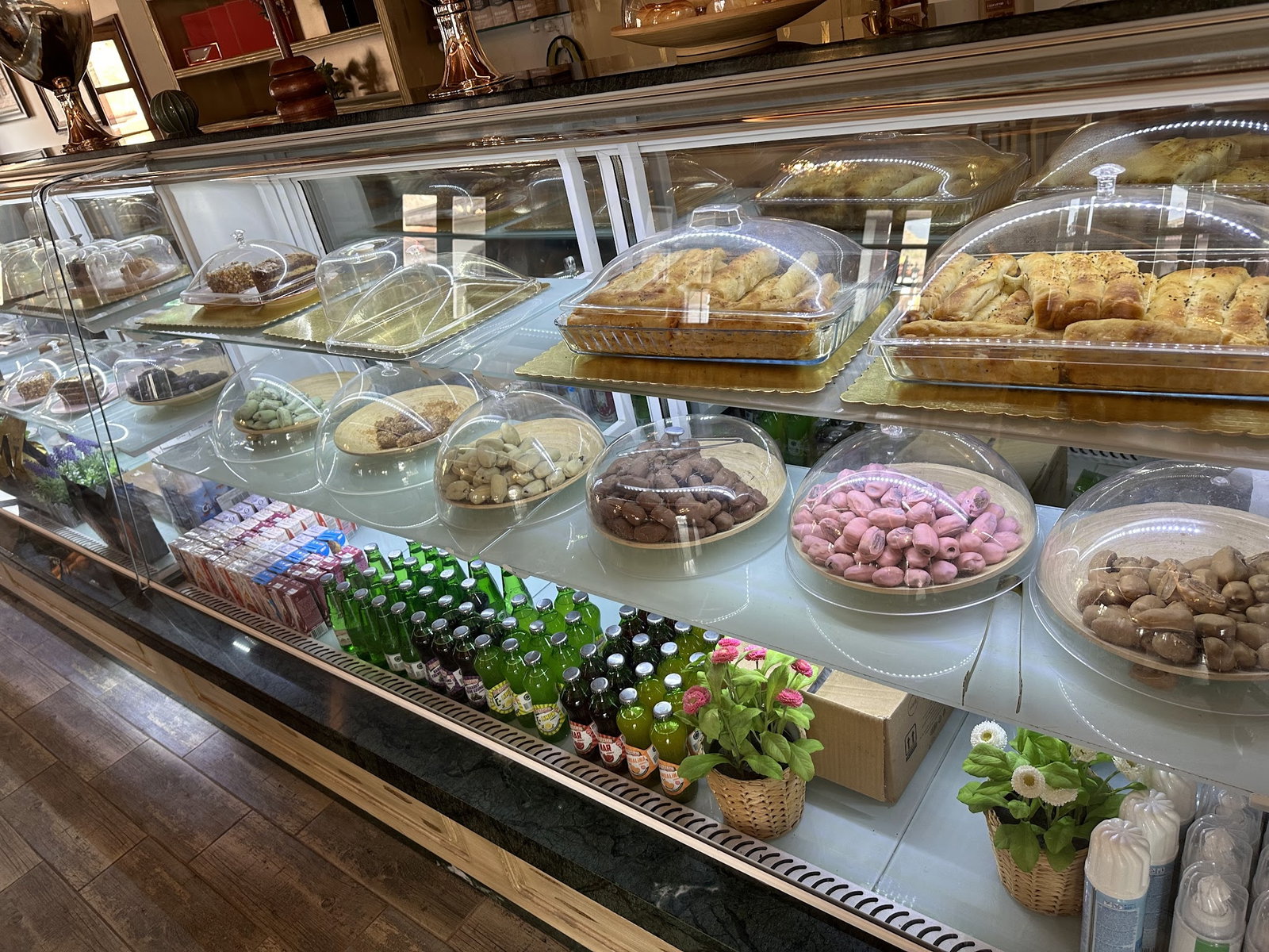 Yeşi̇l Nfk Kafe&Hurma