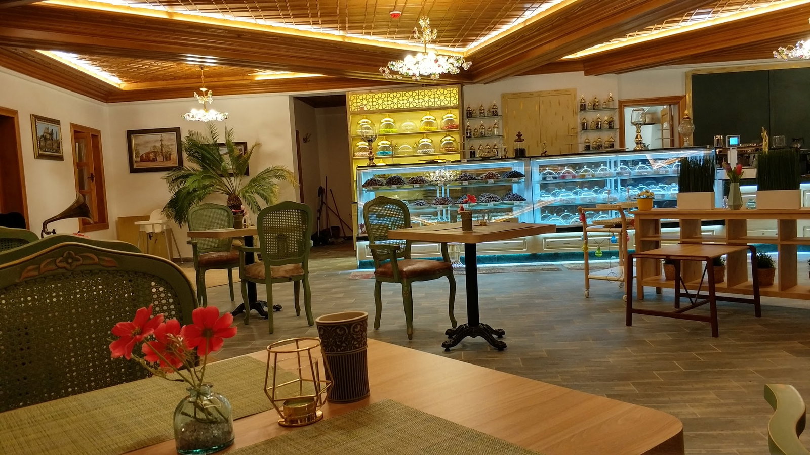 Yeşi̇l Nfk Kafe&Hurma