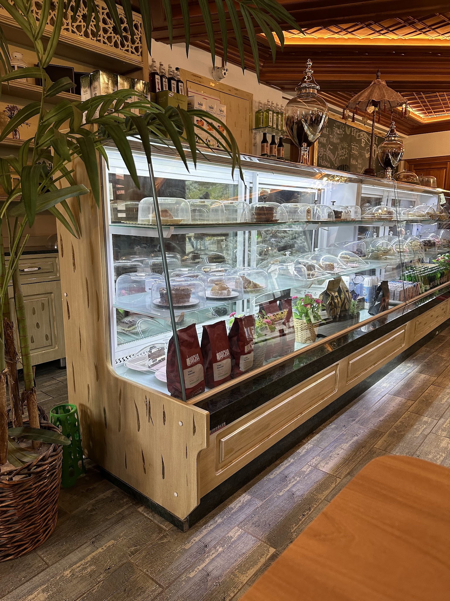 Yeşi̇l Nfk Kafe&Hurma