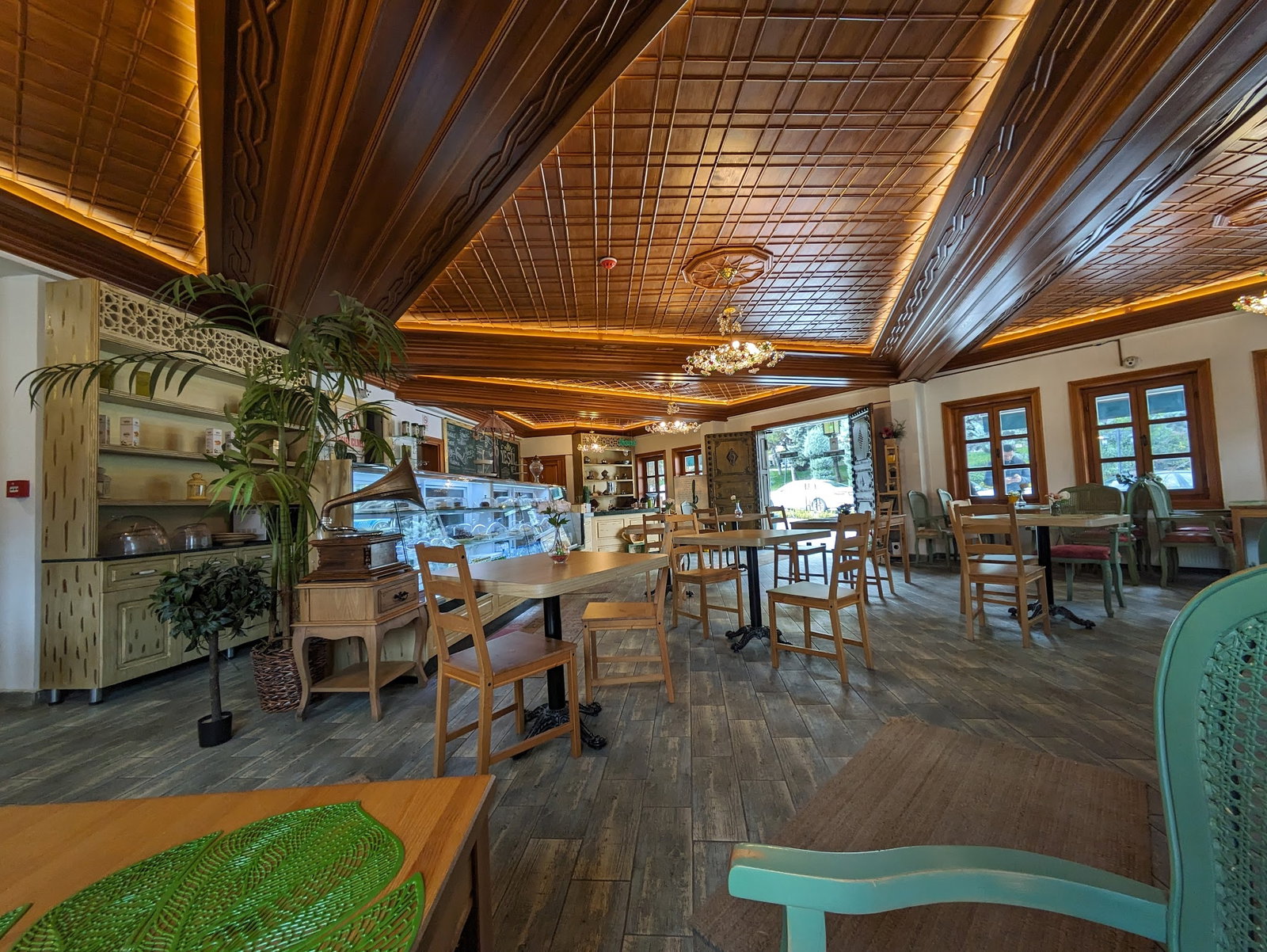 Yeşi̇l Nfk Kafe&Hurma