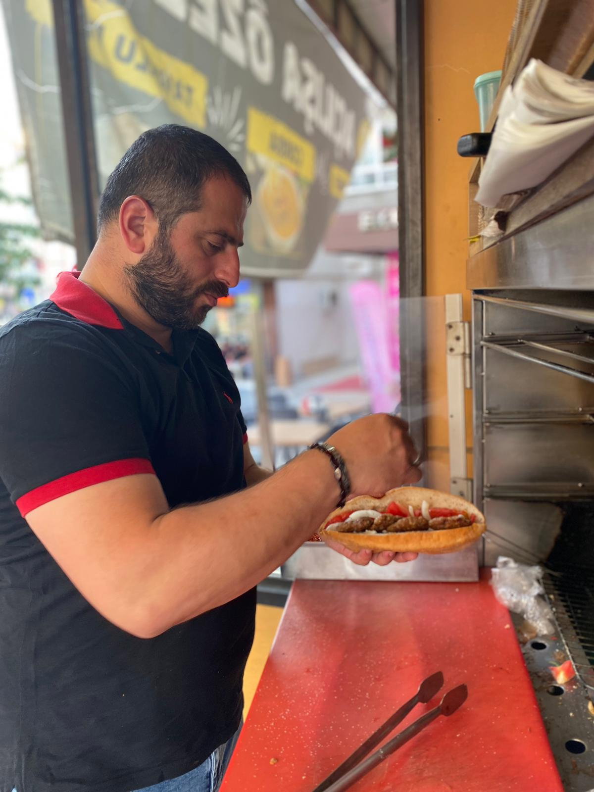 Kokoreççi̇ Kenan Usta Pi̇li̇ç Çevi̇rme Mi̇dye