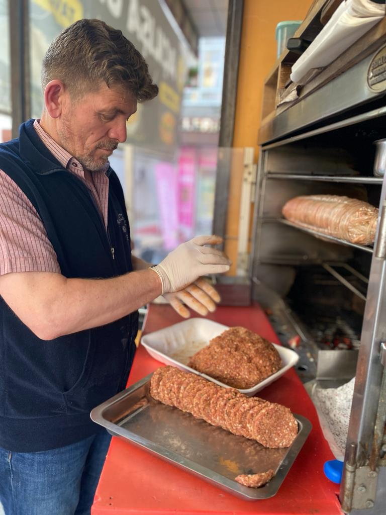 Kokoreççi̇ Kenan Usta Pi̇li̇ç Çevi̇rme Mi̇dye