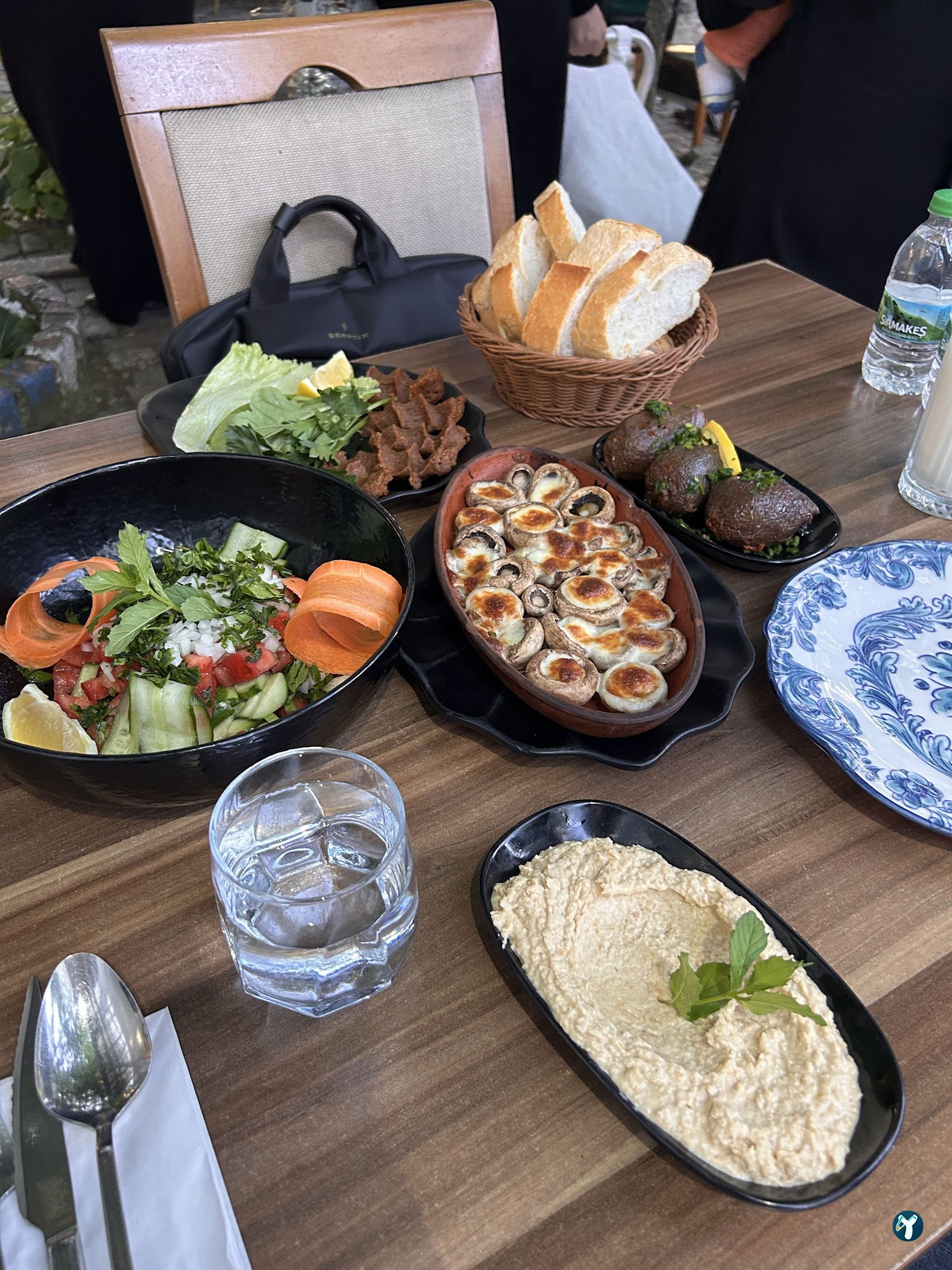 Etzade Eşsiz Anadolu Lezzetleri - Testi Kebabı, Dana Lokum - Kahvaltı