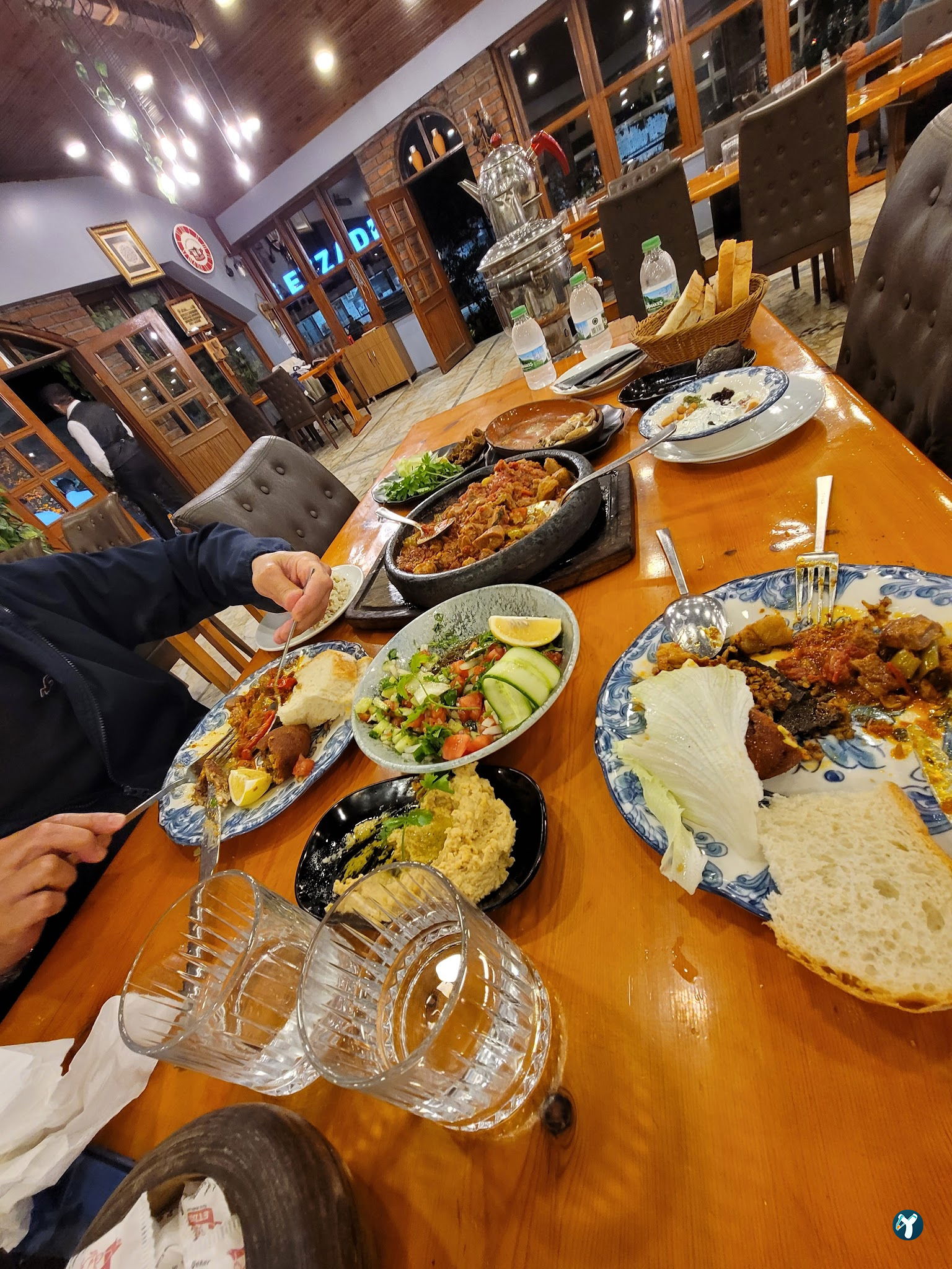 Etzade Eşsiz Anadolu Lezzetleri - Testi Kebabı, Dana Lokum - Kahvaltı