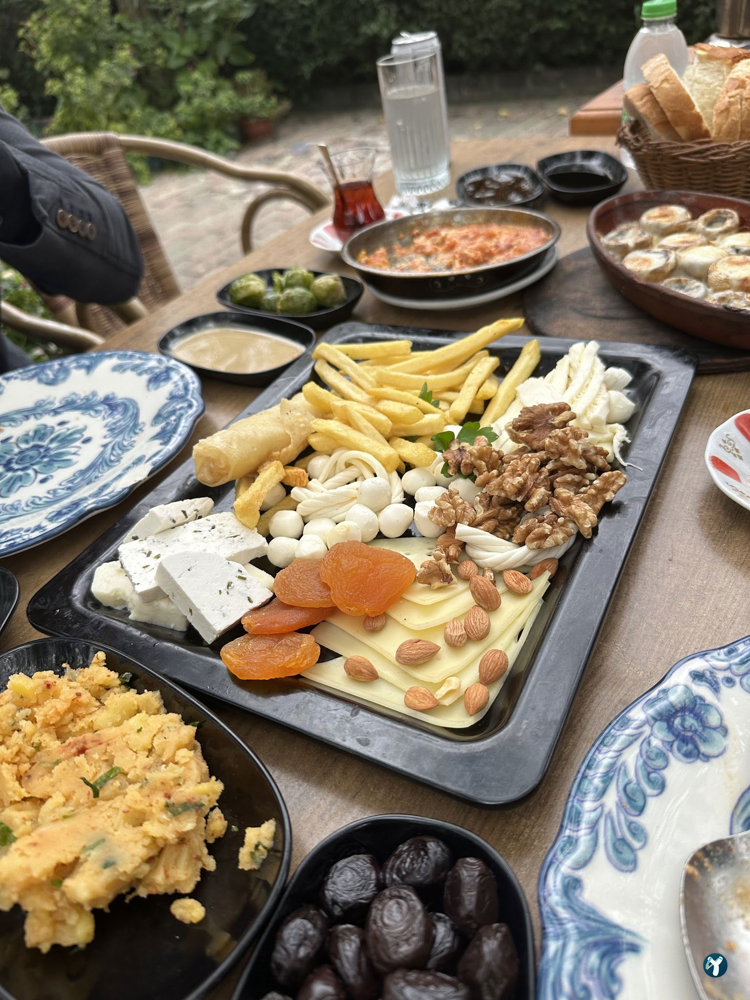 Etzade Eşsiz Anadolu Lezzetleri - Testi Kebabı, Dana Lokum - Kahvaltı