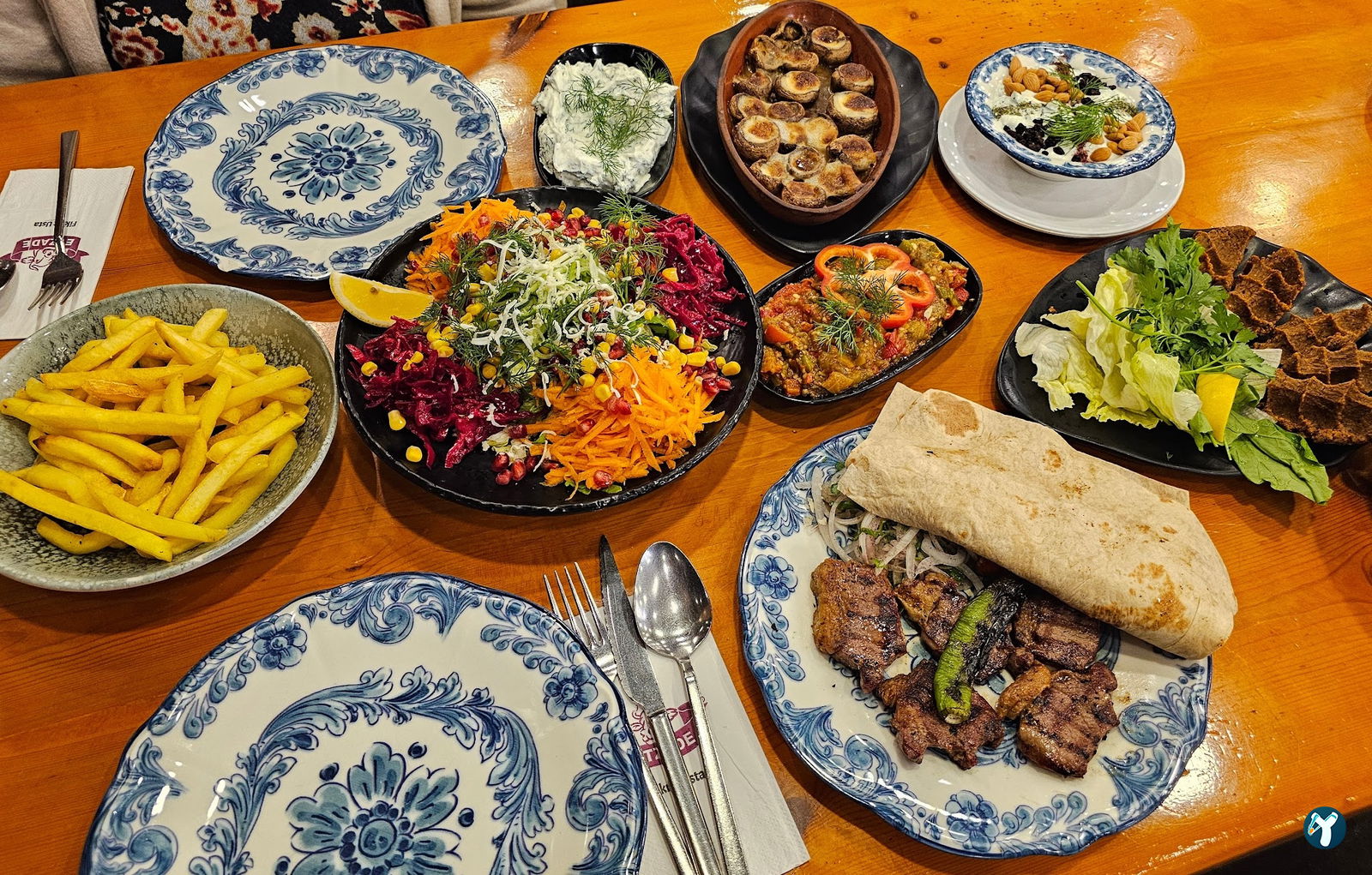 Etzade Eşsiz Anadolu Lezzetleri - Testi Kebabı, Dana Lokum - Kahvaltı