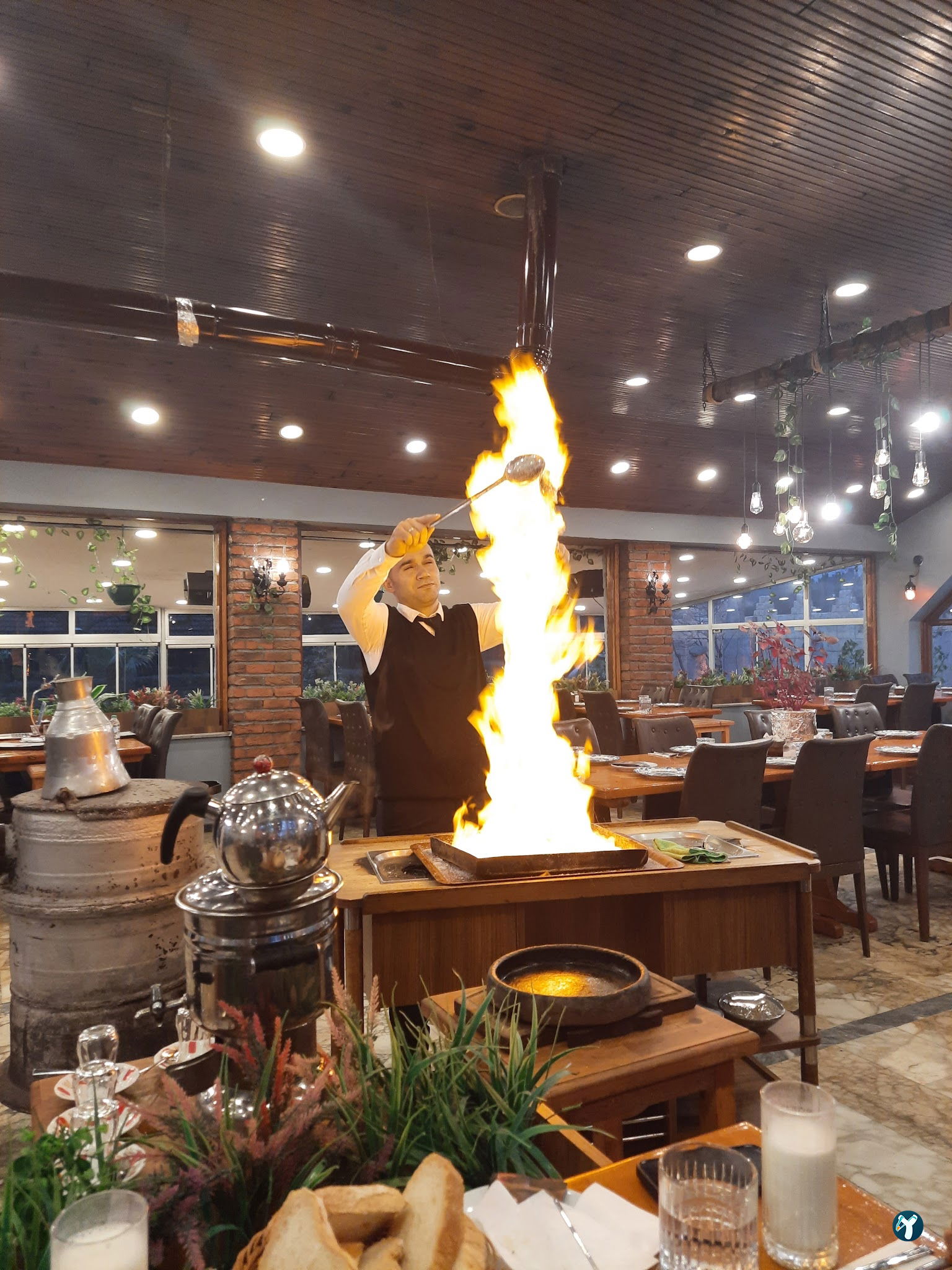 Etzade Eşsiz Anadolu Lezzetleri - Testi Kebabı, Dana Lokum - Kahvaltı