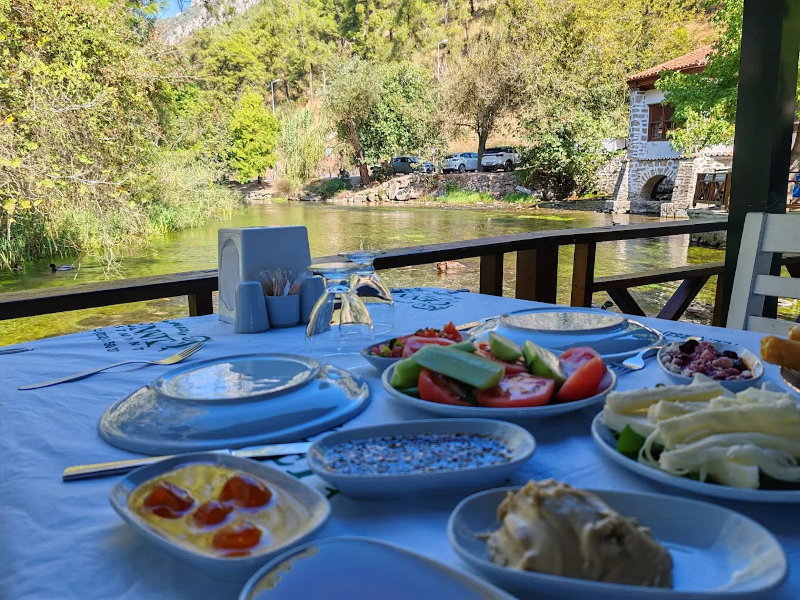 Cennet Restaurant - Azmak Başı Akyaka
