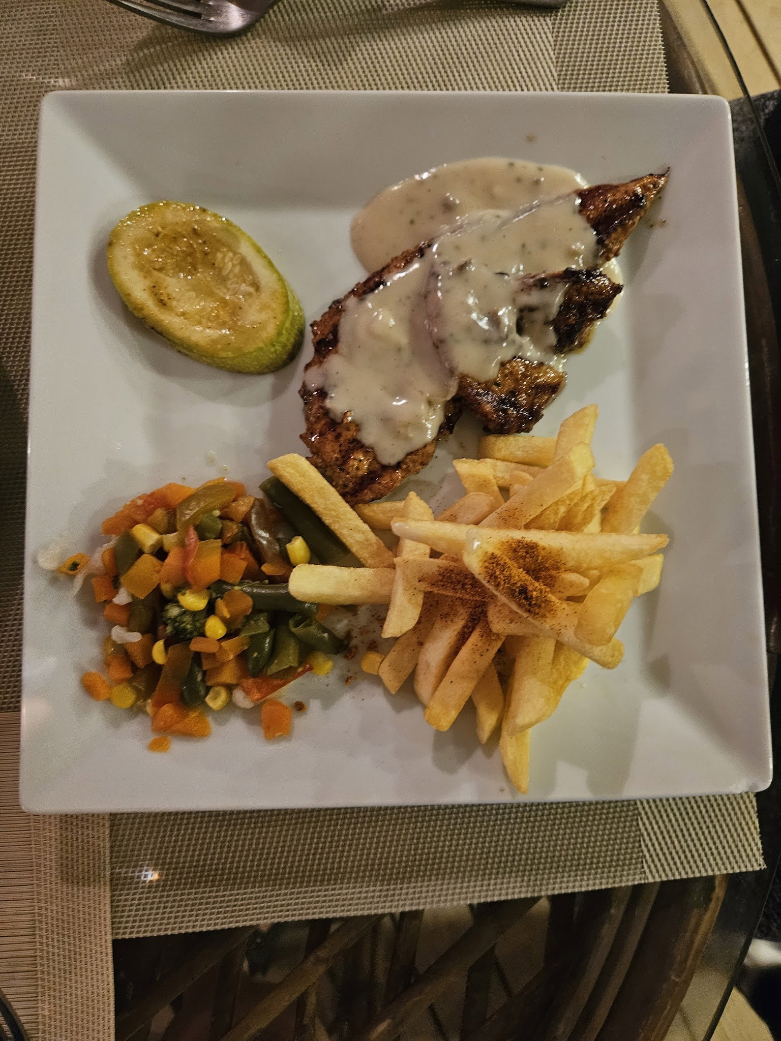 Carpe Diem Lounge & Restaurant