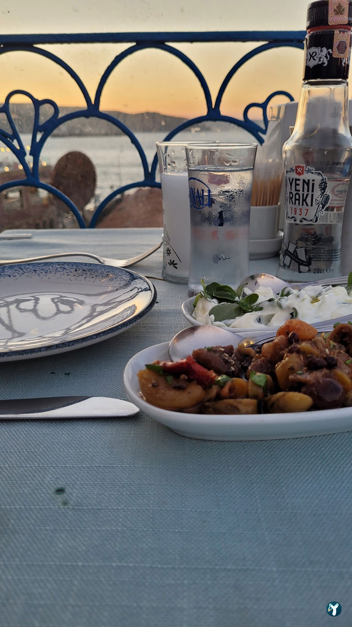 Aynalı Meyhane