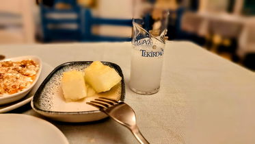Aynalı Meyhane
