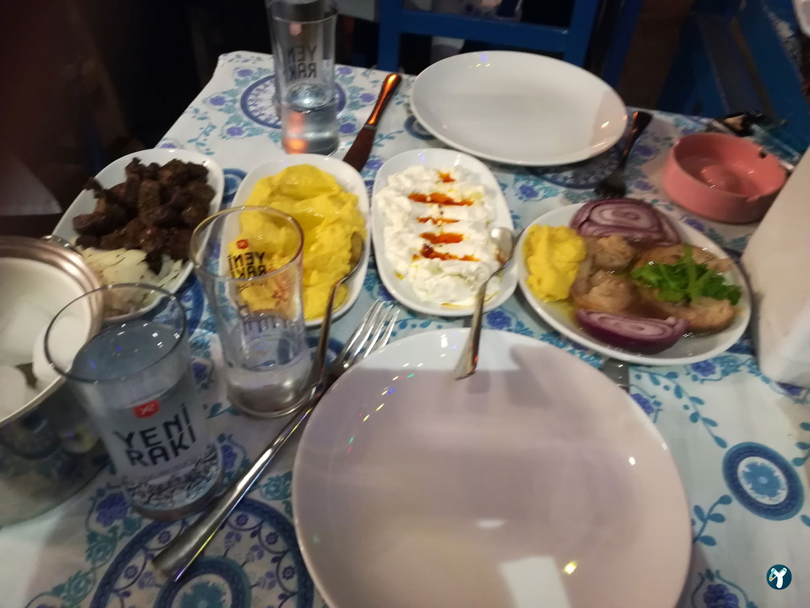 Aynalı Meyhane