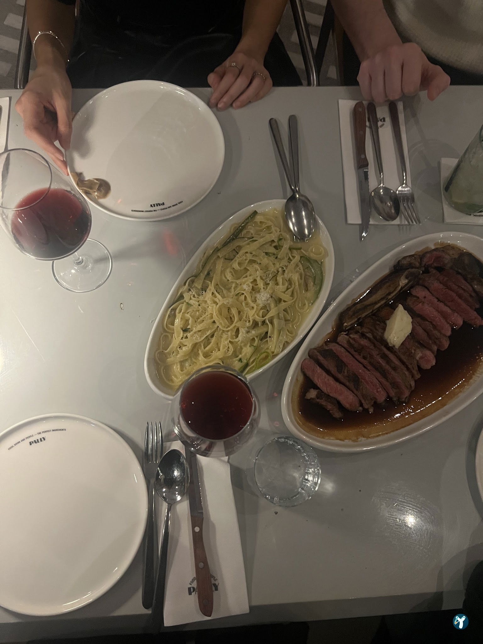 Pally - Restoran & Kokteyl Bar