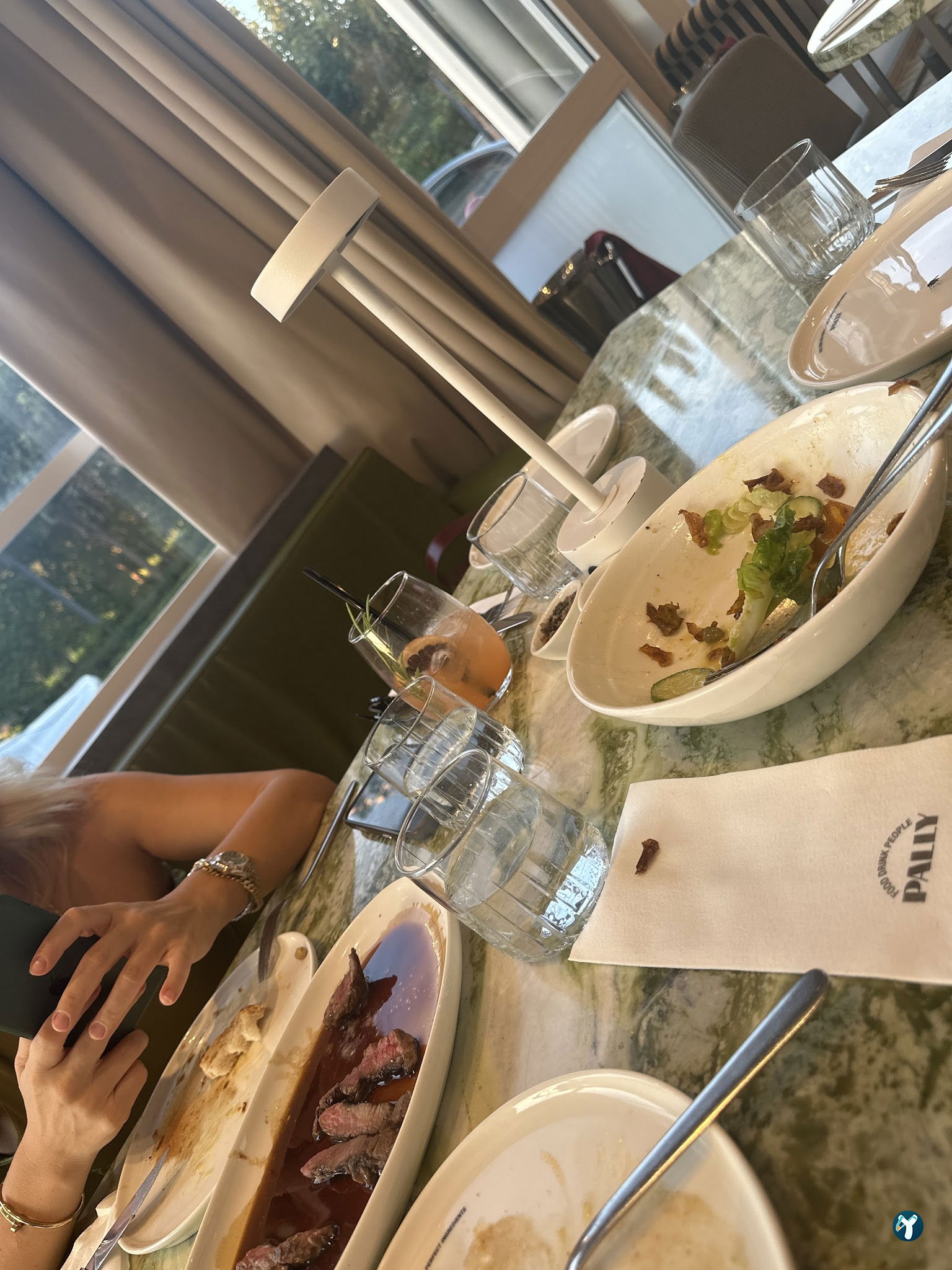 Pally - Restoran & Kokteyl Bar