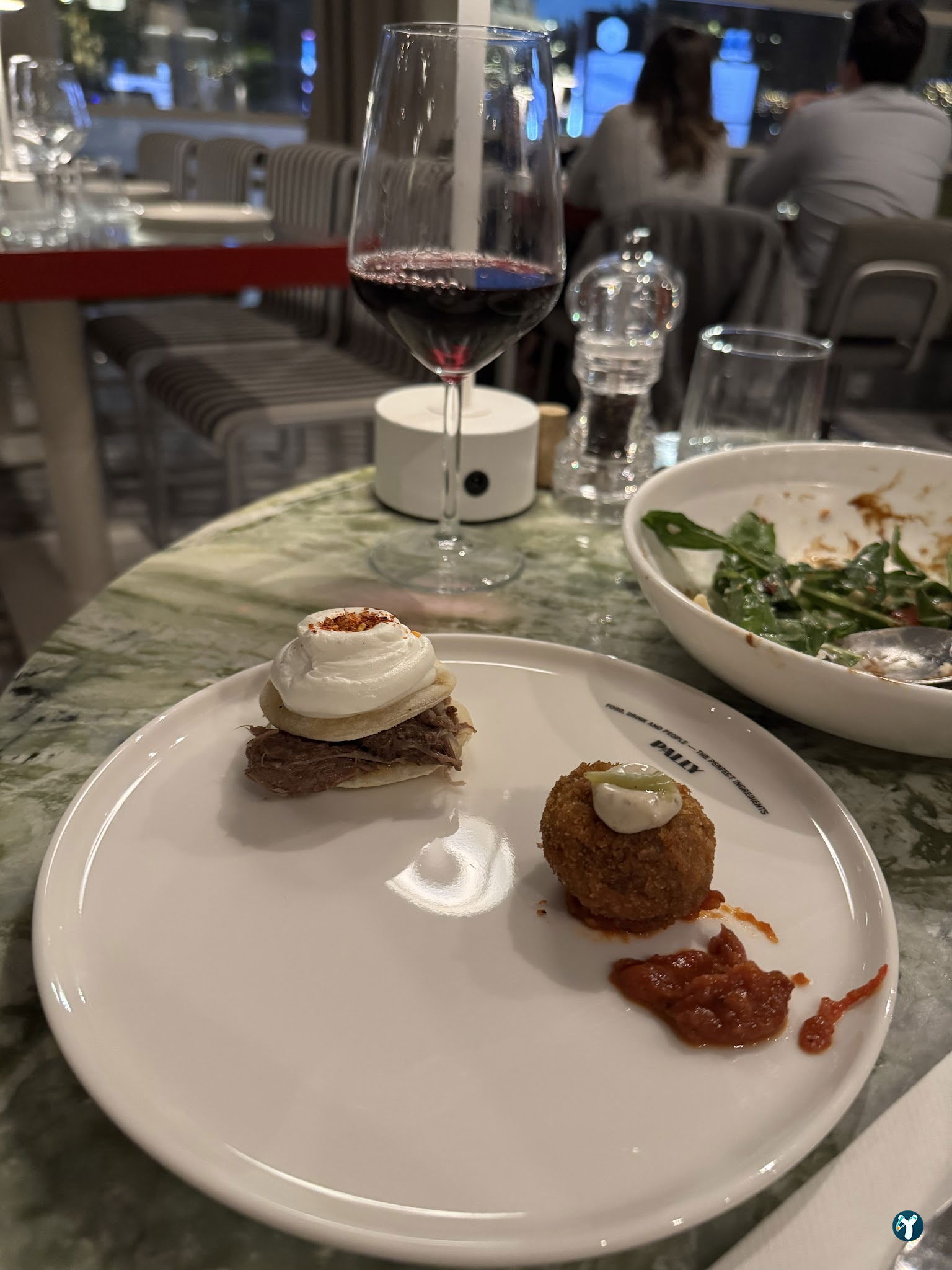 Pally - Restoran & Kokteyl Bar