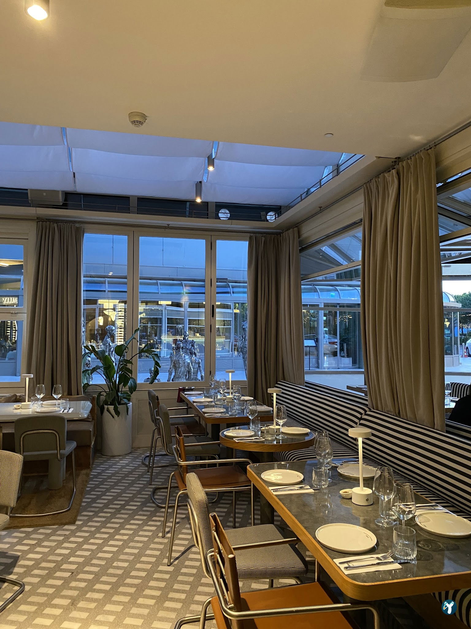 Pally - Restoran & Kokteyl Bar
