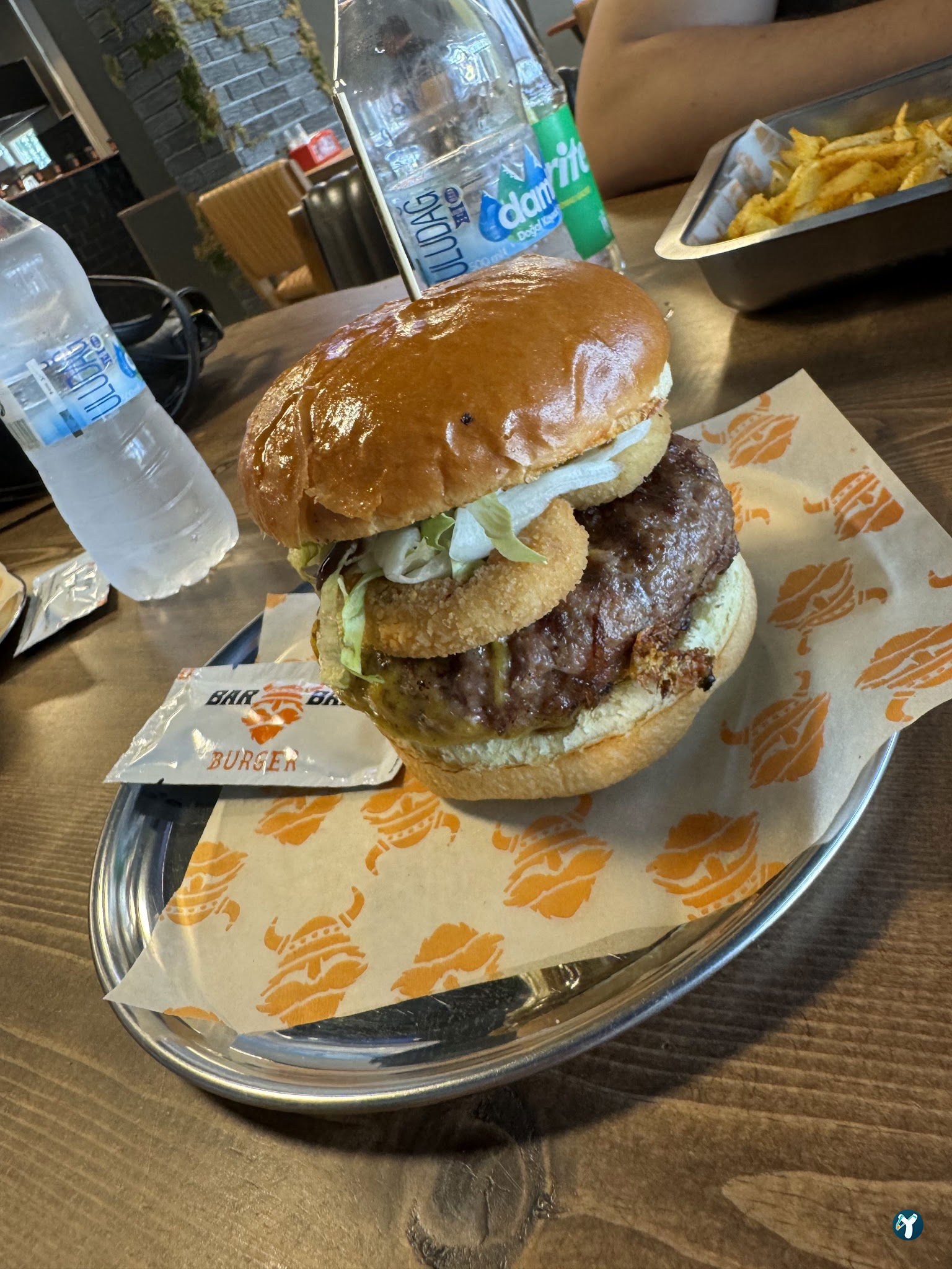Bar Bar Burger & Coffee