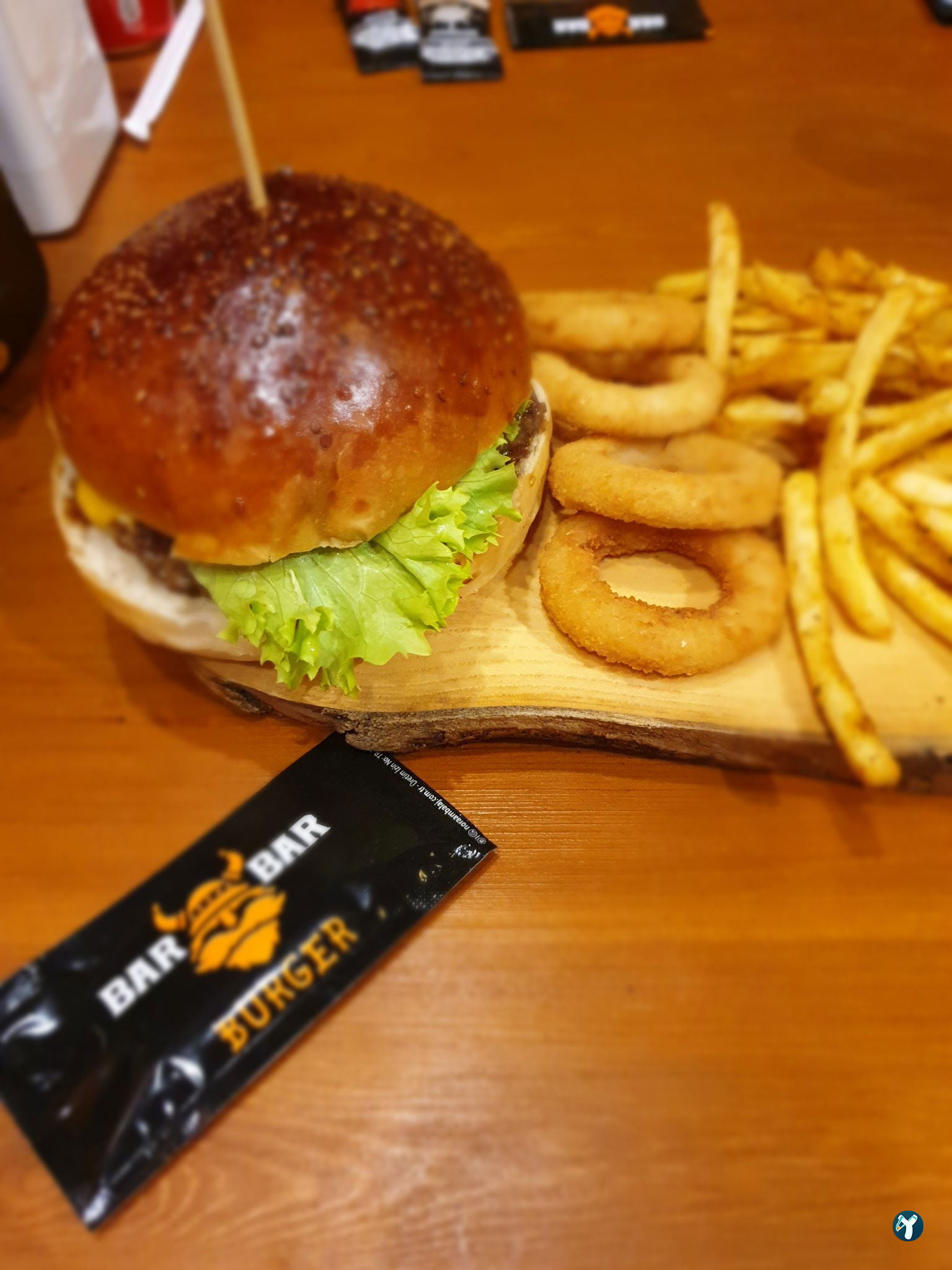 Bar Bar Burger & Coffee