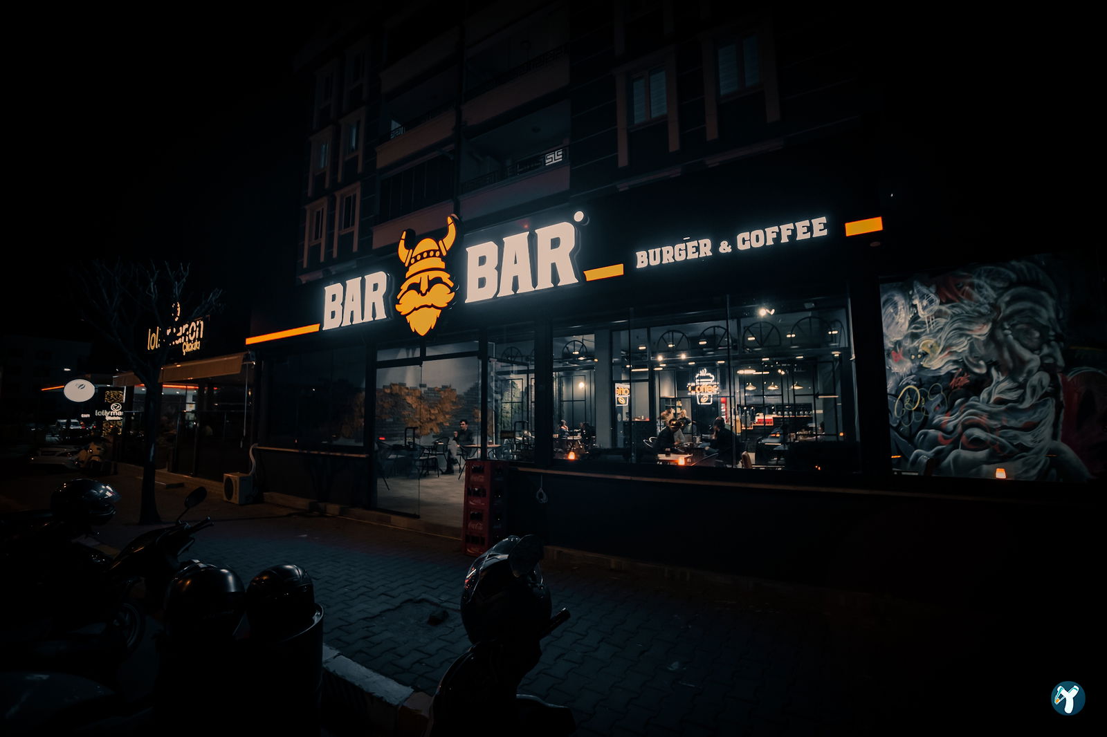 Bar Bar Burger & Coffee