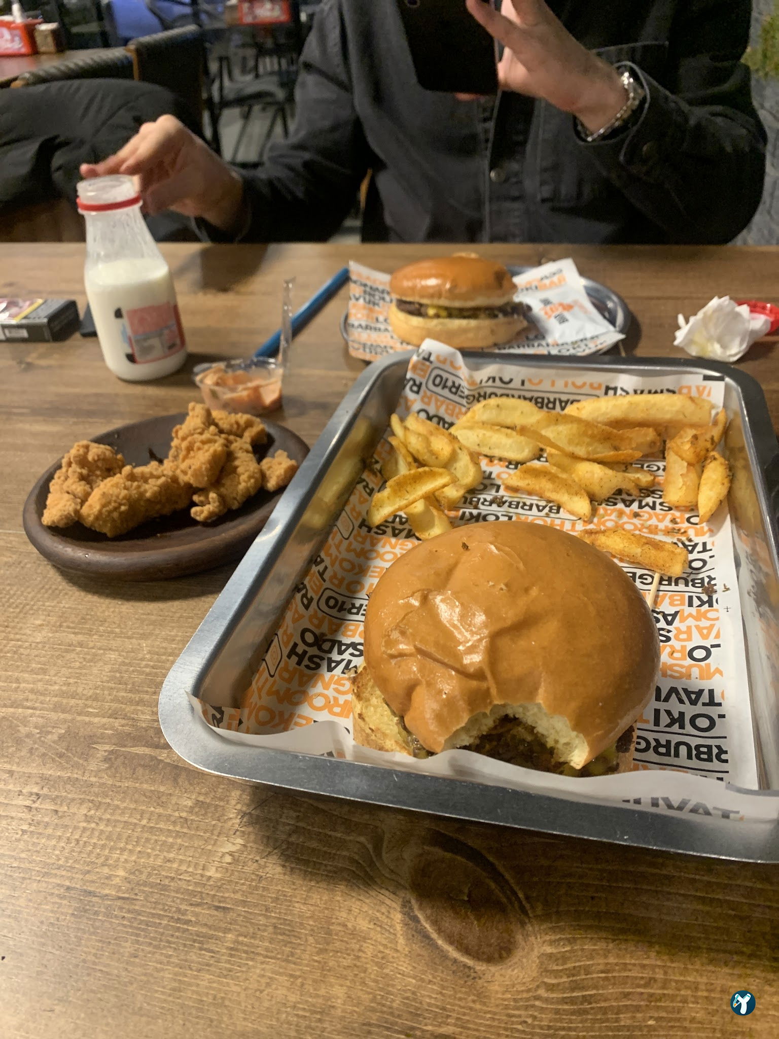 Bar Bar Burger & Coffee