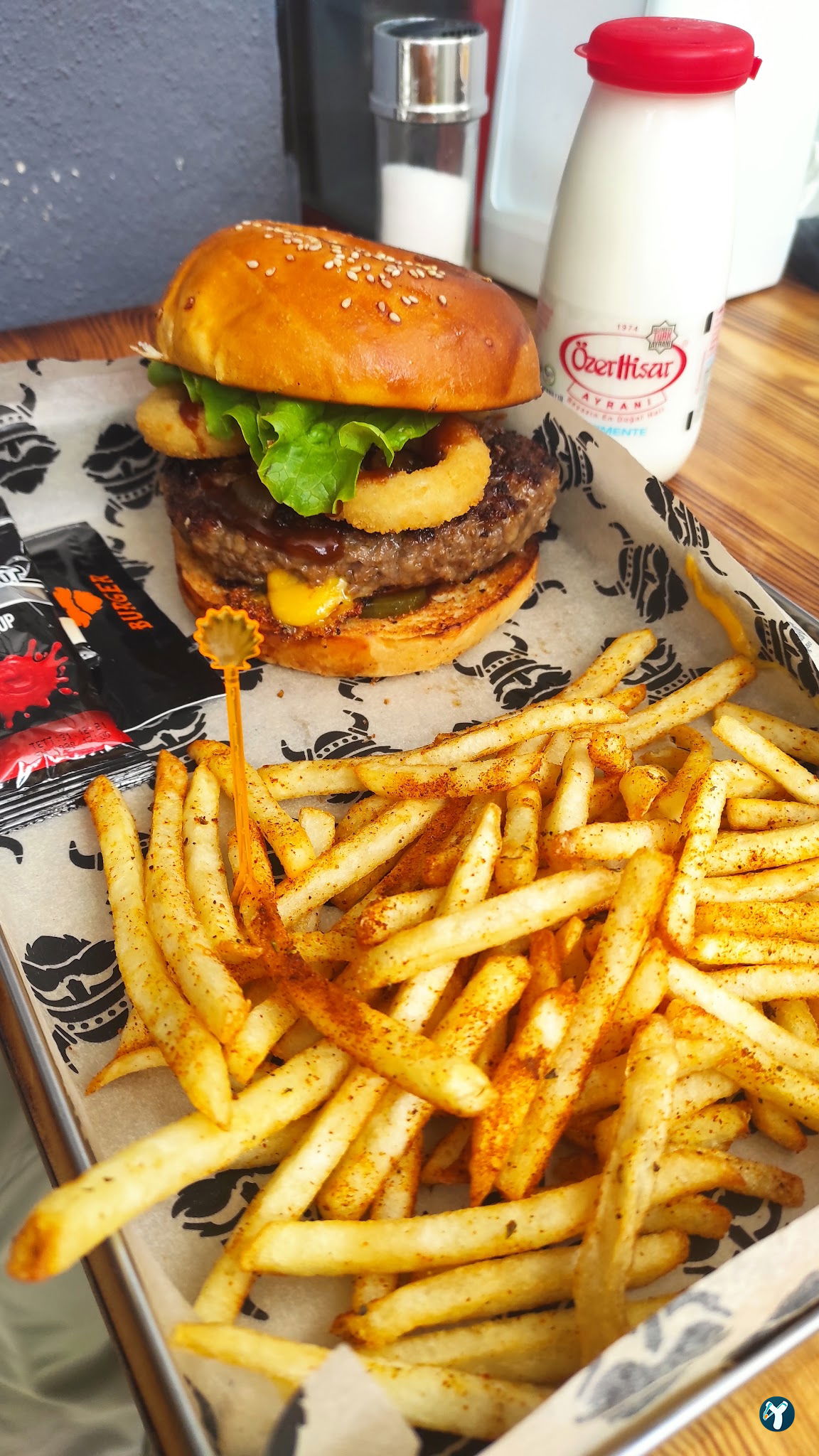 Bar Bar Burger & Coffee