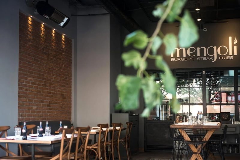 Mengoli Burgers Steak Fries