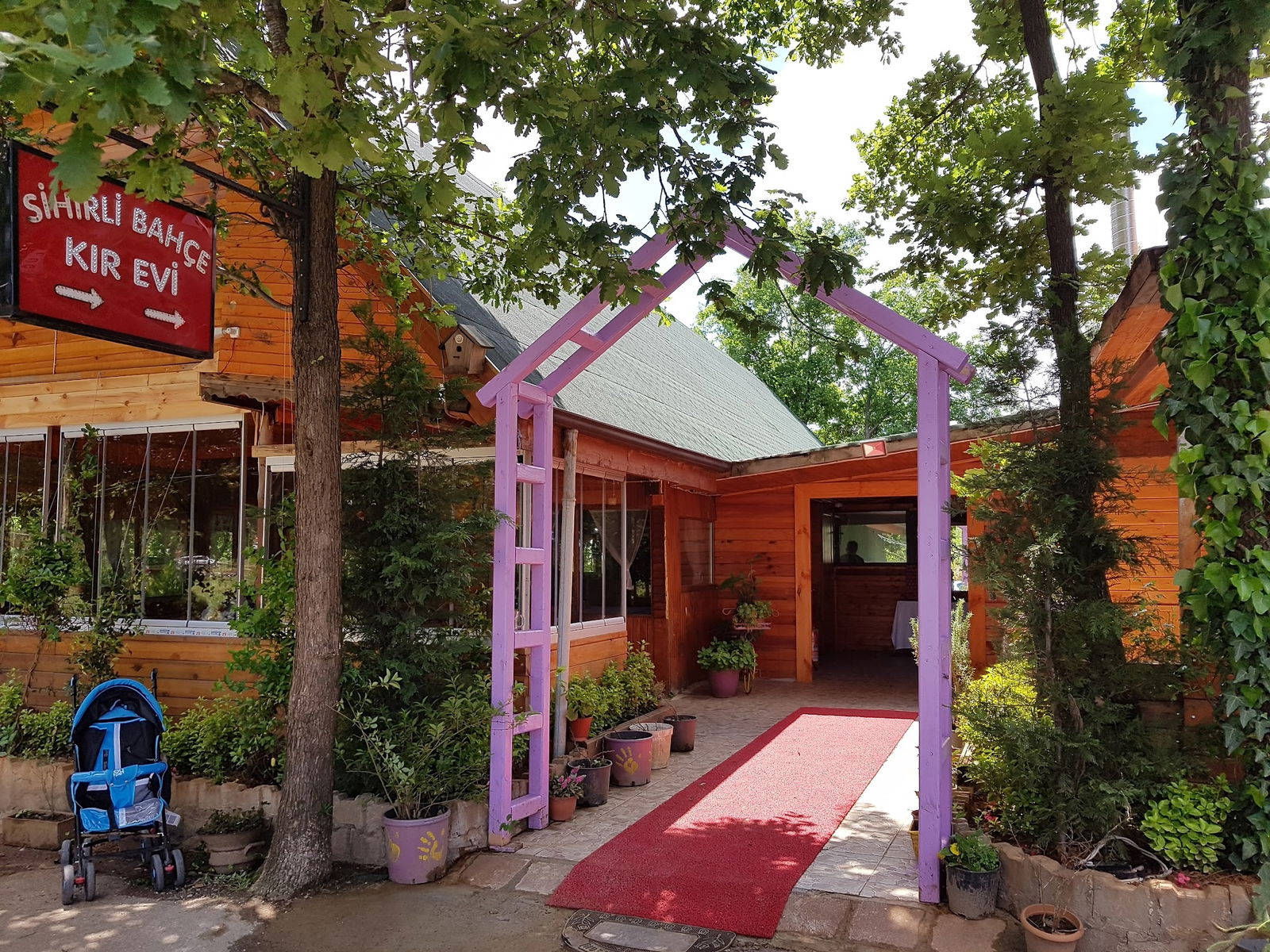 Sihirli Bahce Kirevi